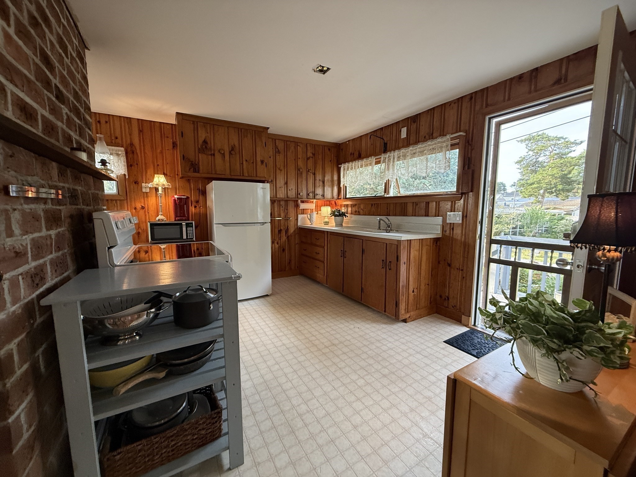 26 Massasoit Ave Property Photo 8