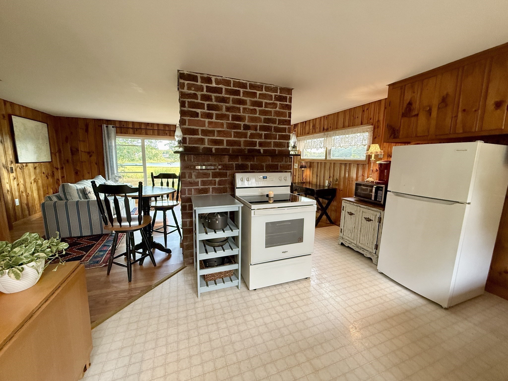 26 Massasoit Ave Property Photo 9