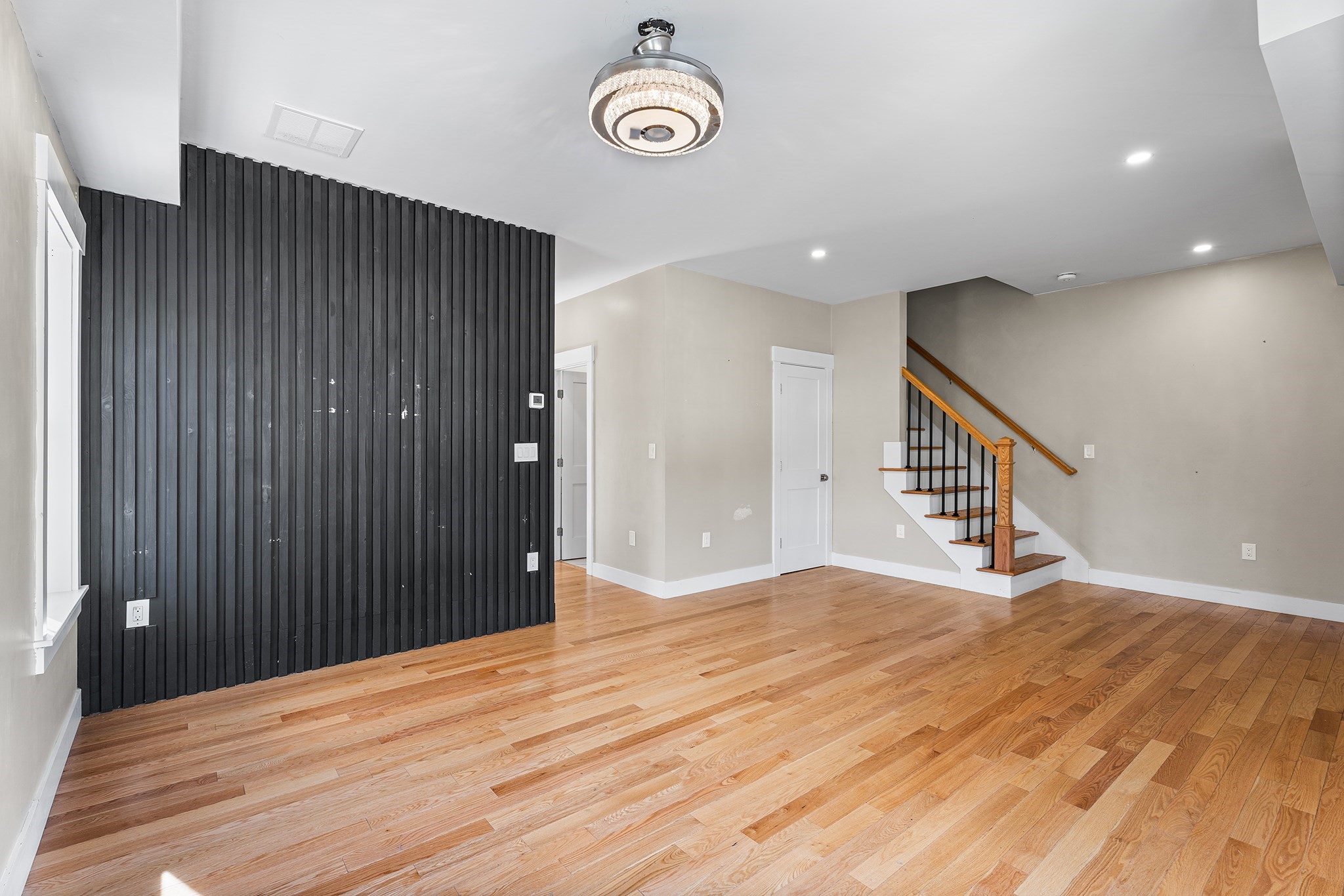 32 Valmor St Property Photo 4