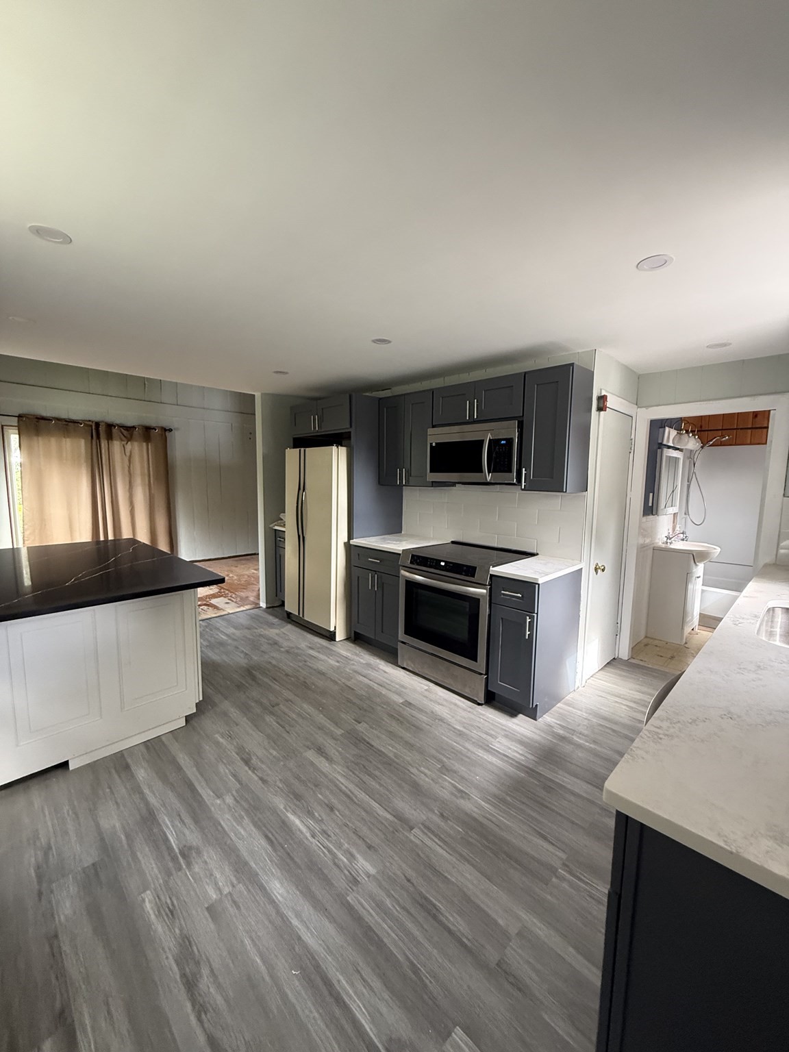 541 Puaski Boulevard Property Photo 4
