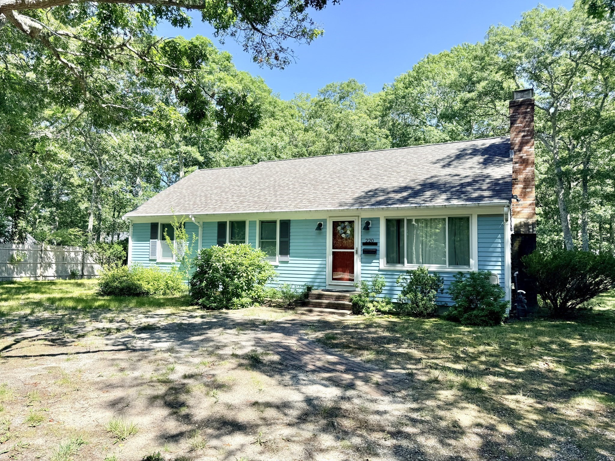 220 North Main St Property Photo 1