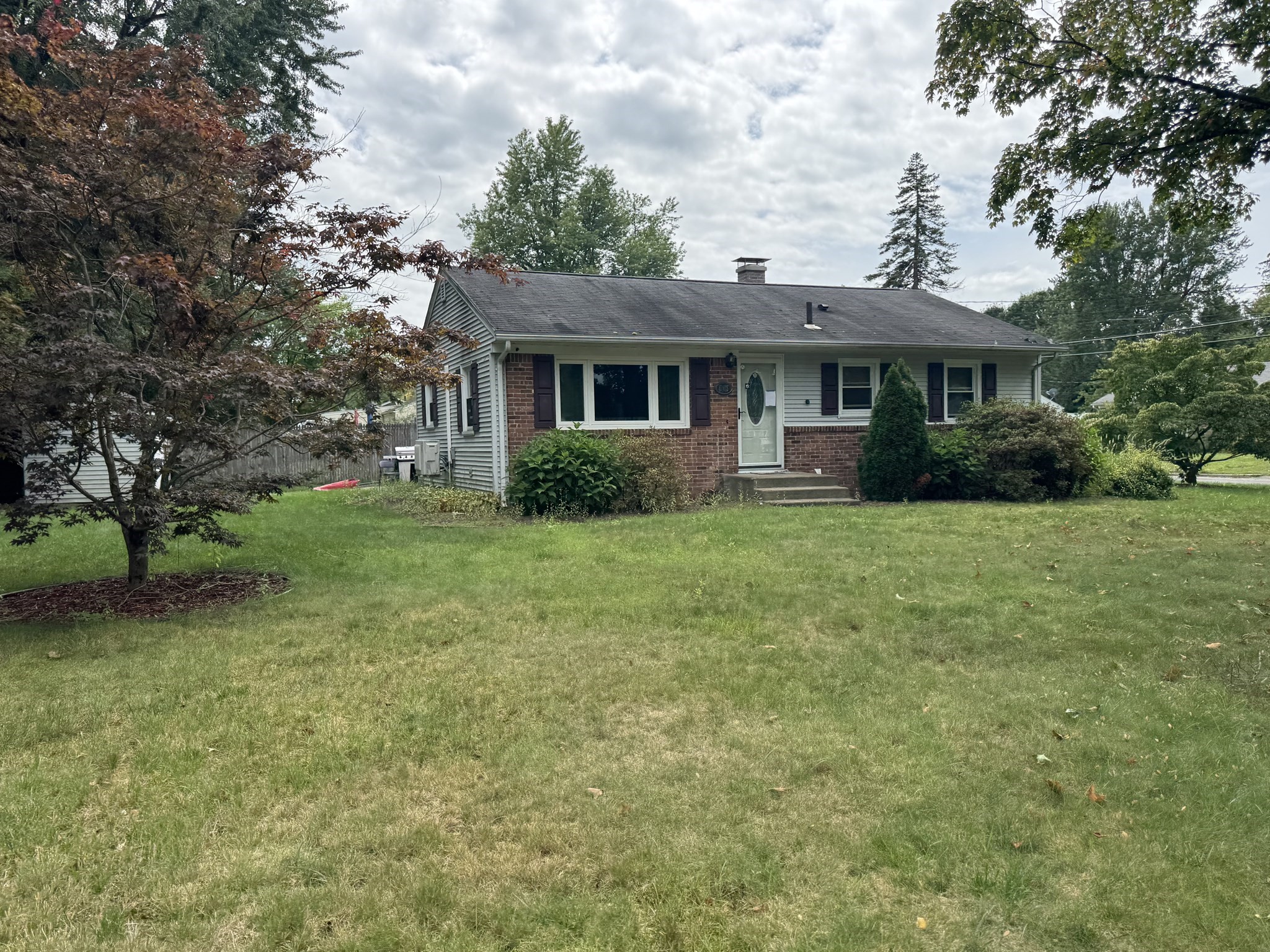 115 Burns Ave Property Photo 3
