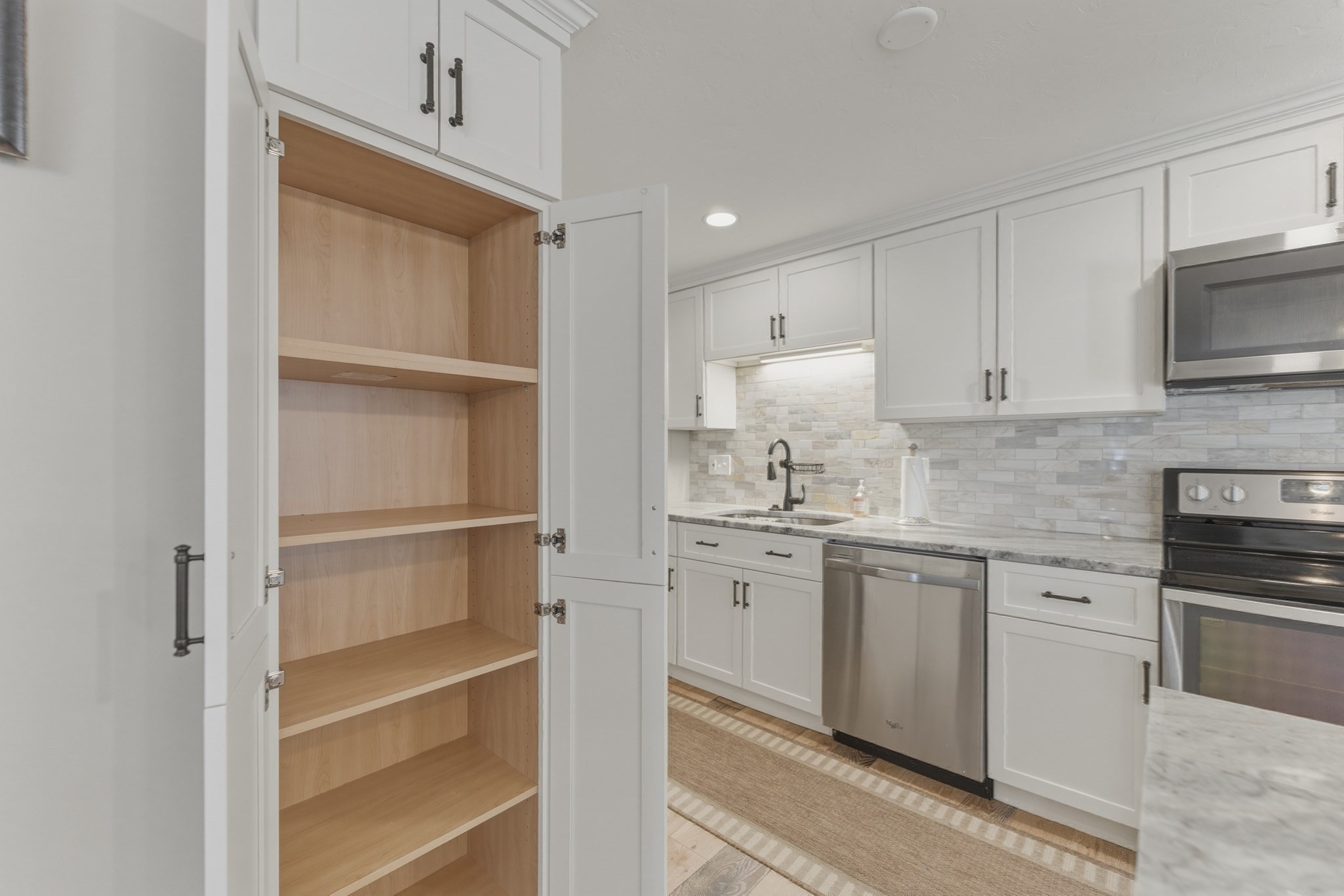 402 Ridgefield Cir # D Property Photo 15