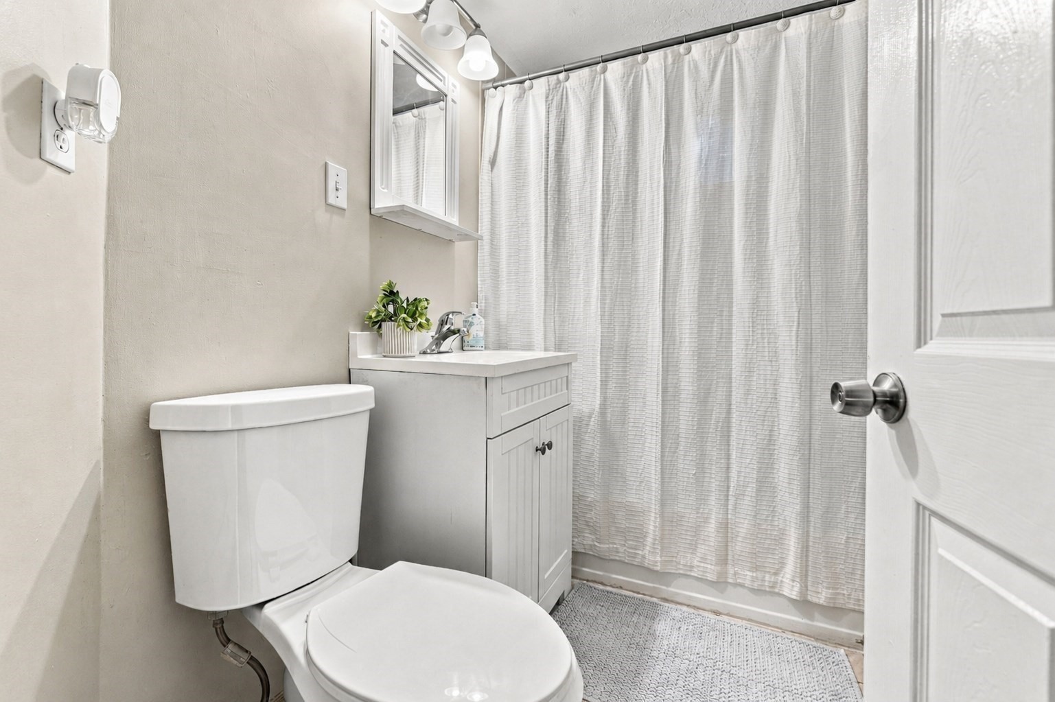35 Crescent Ave Property Photo 8