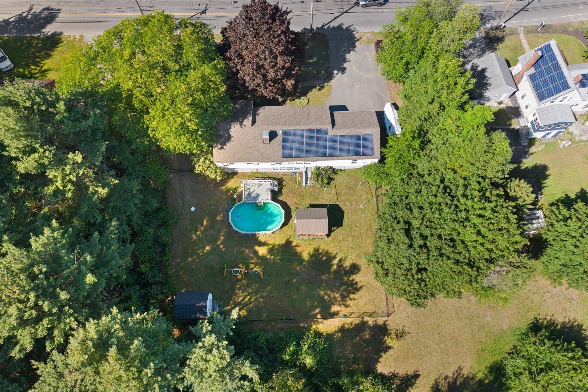 129 Pleasant Valley St Property Photo 3