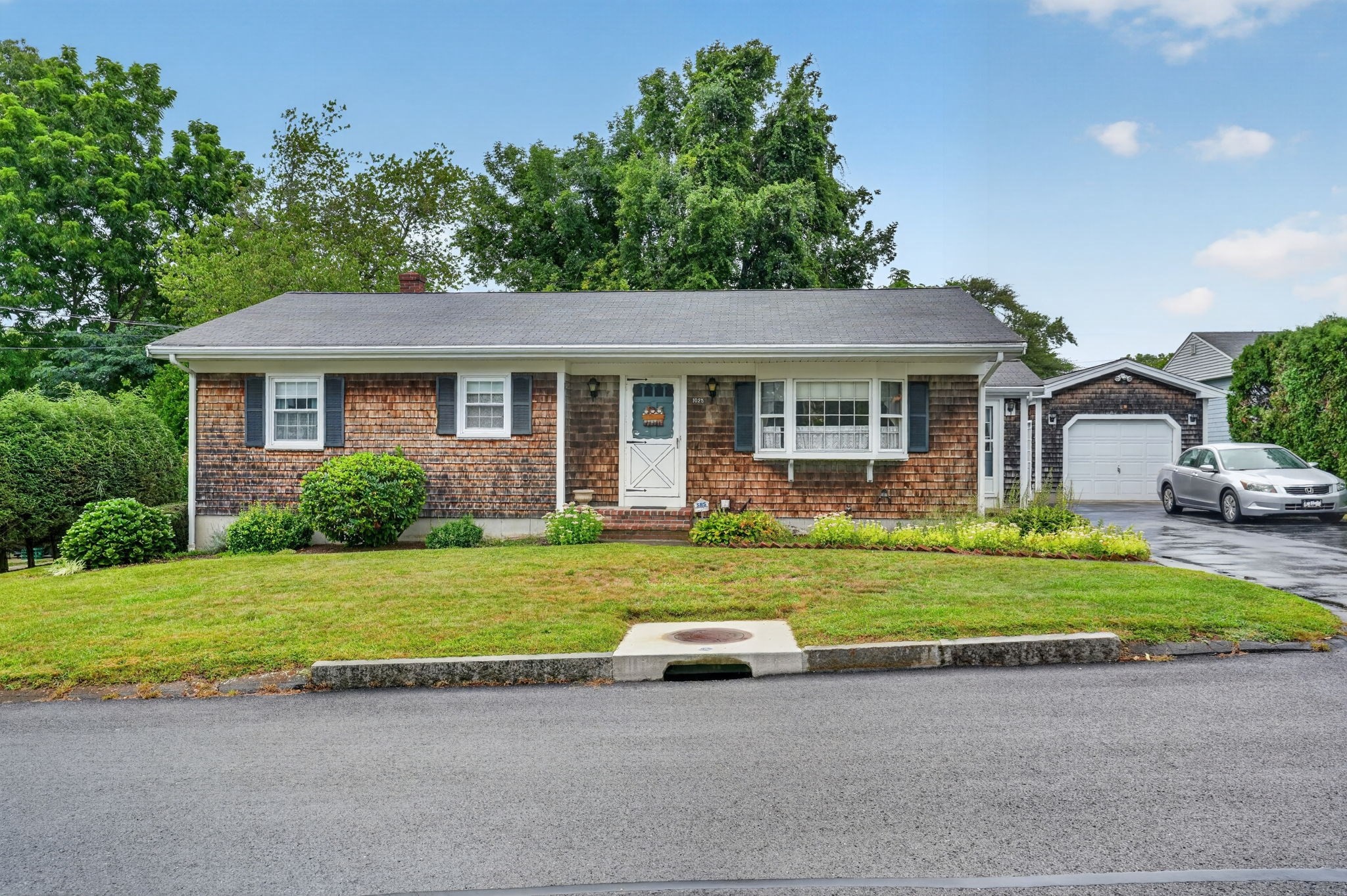 1025 Cherokee St Property Photo 1