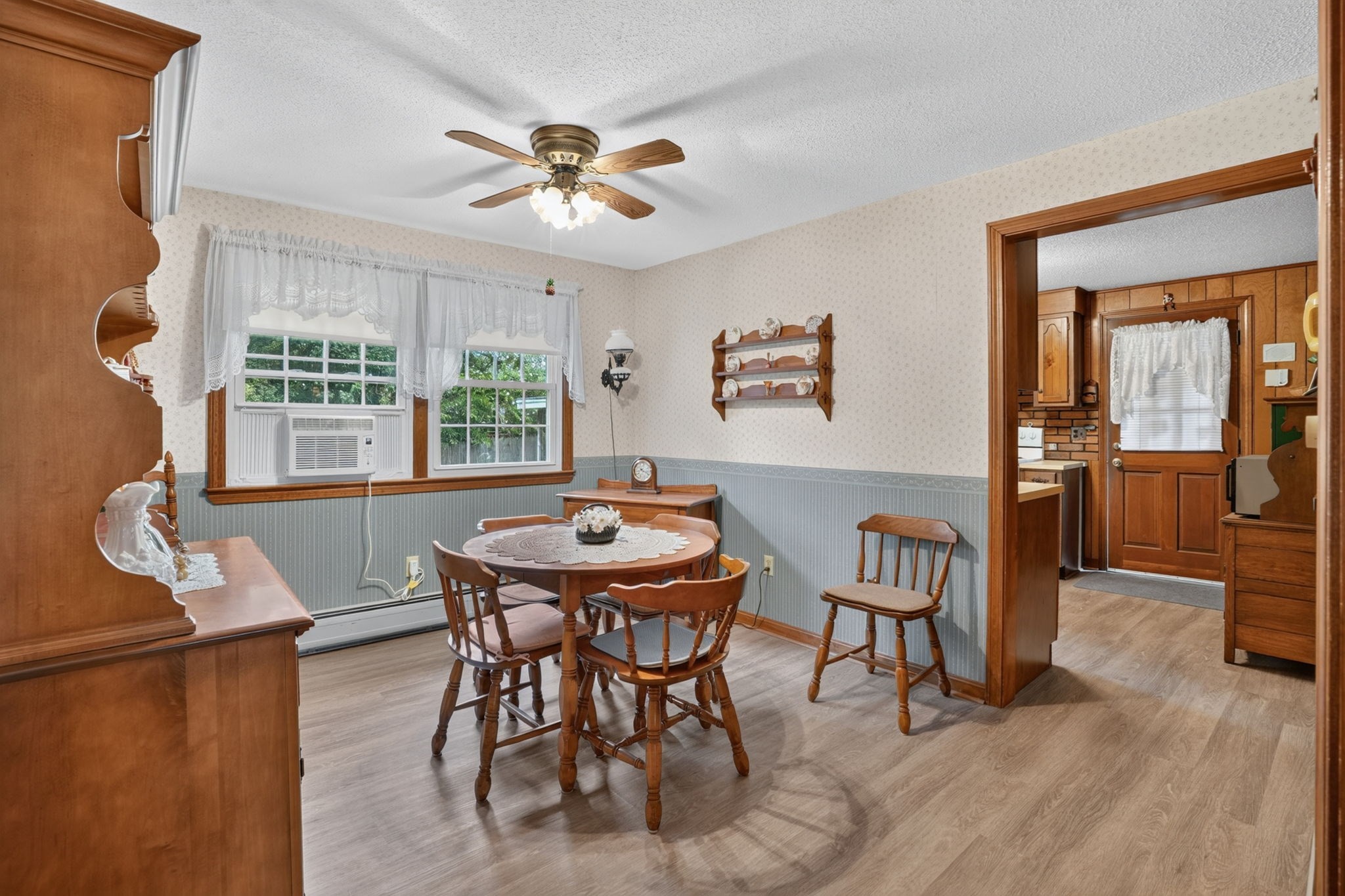 1025 Cherokee St Property Photo 7