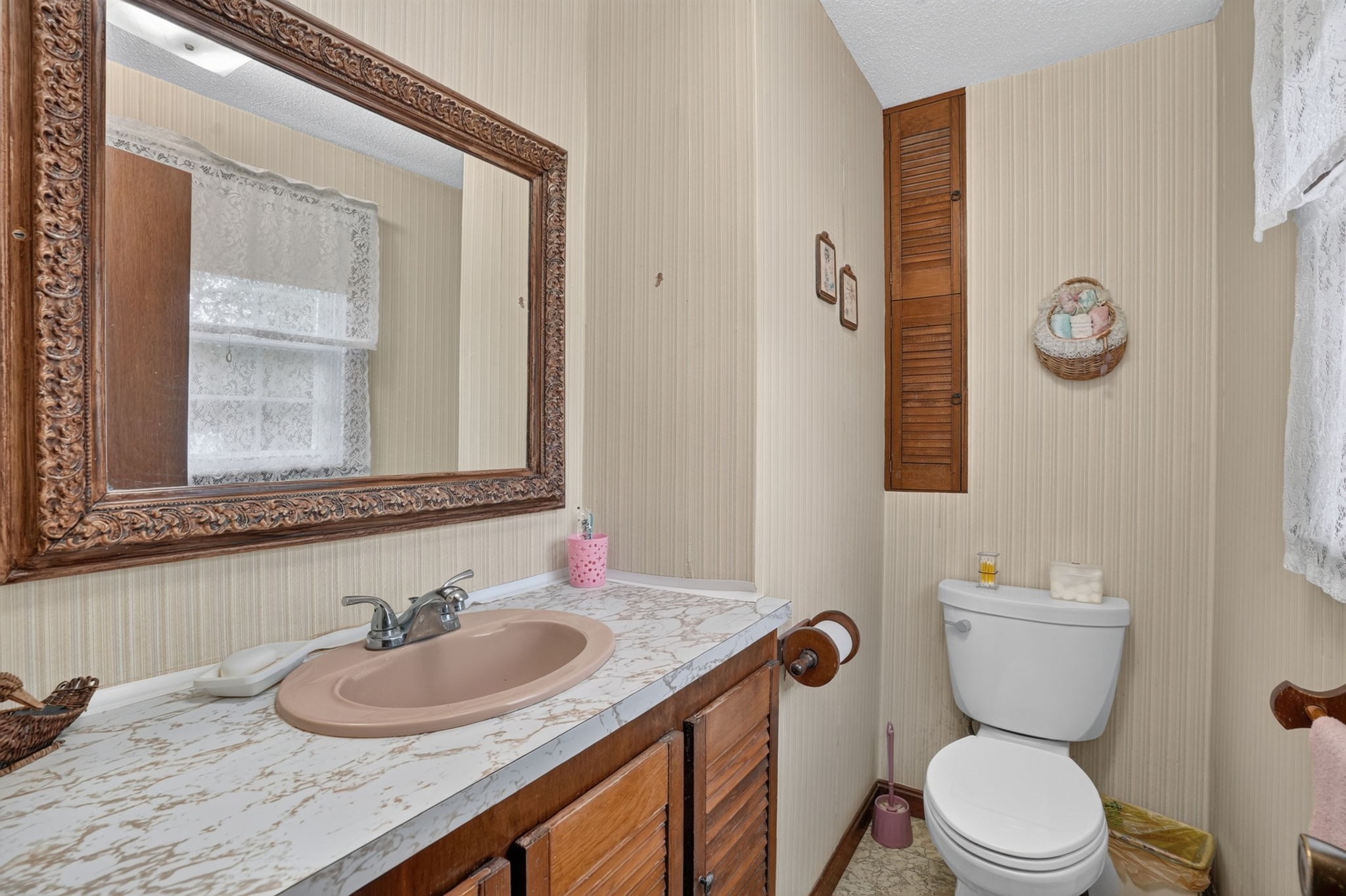1025 Cherokee St Property Photo 15