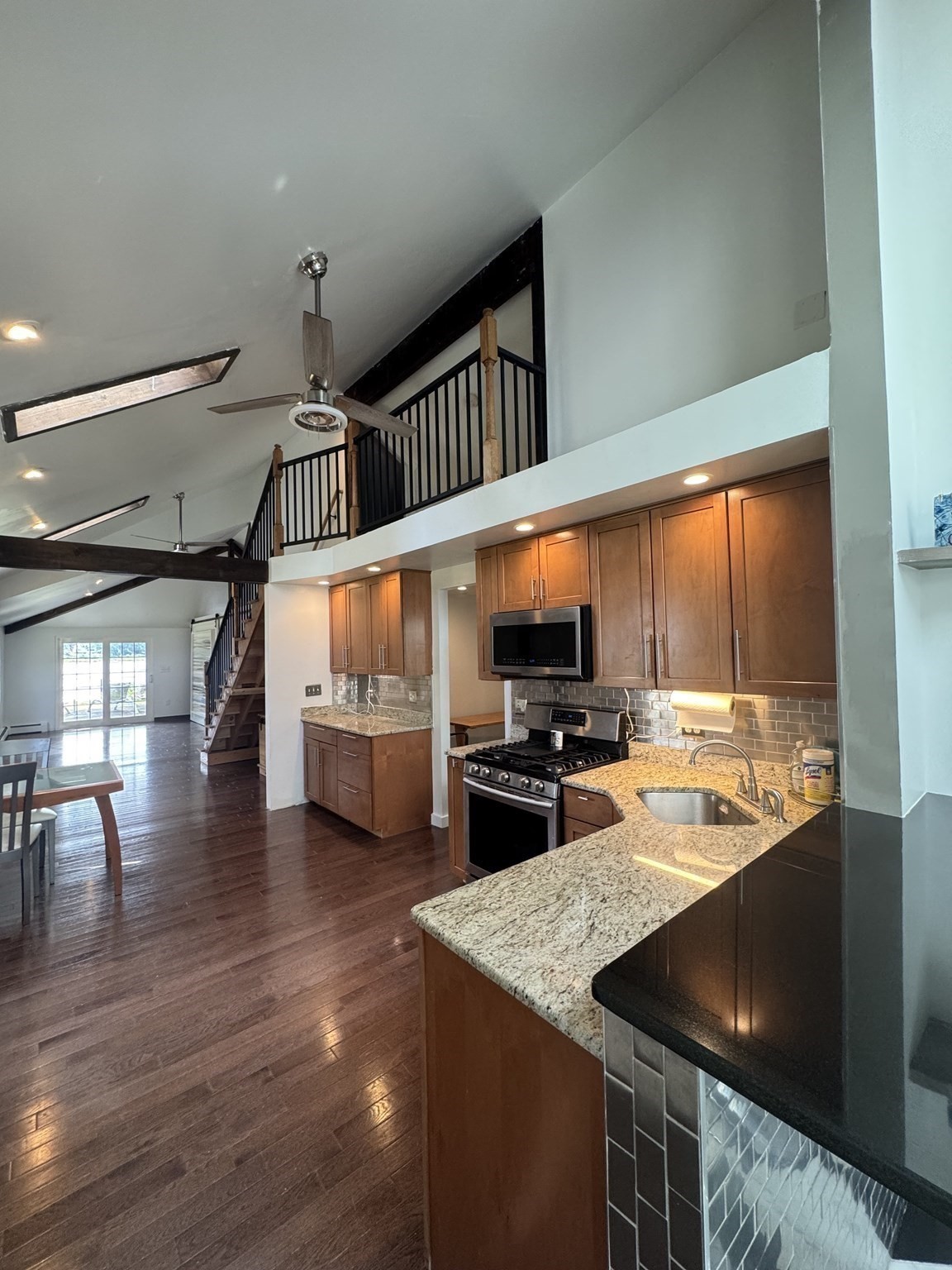 8 Calvin St Property Photo 8