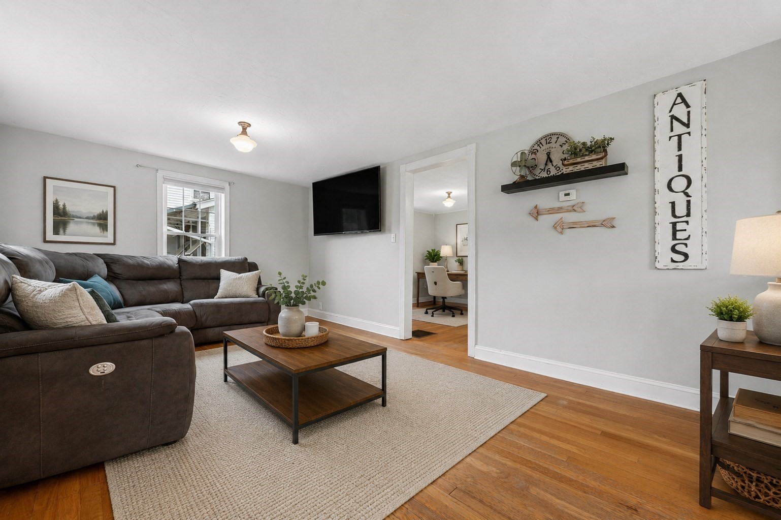 26 Millbury Ave Property Photo 3