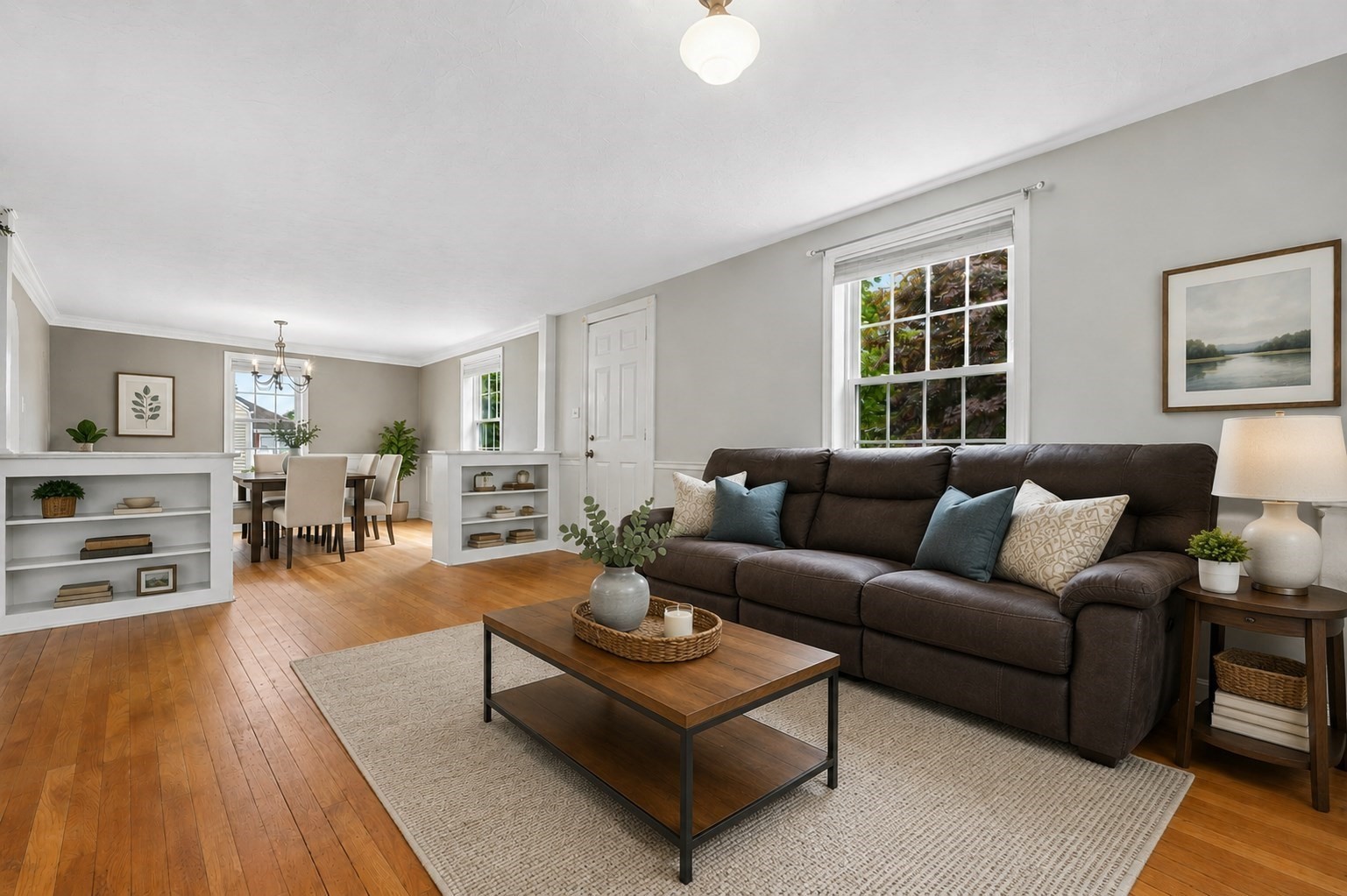 26 Millbury Ave Property Photo 4