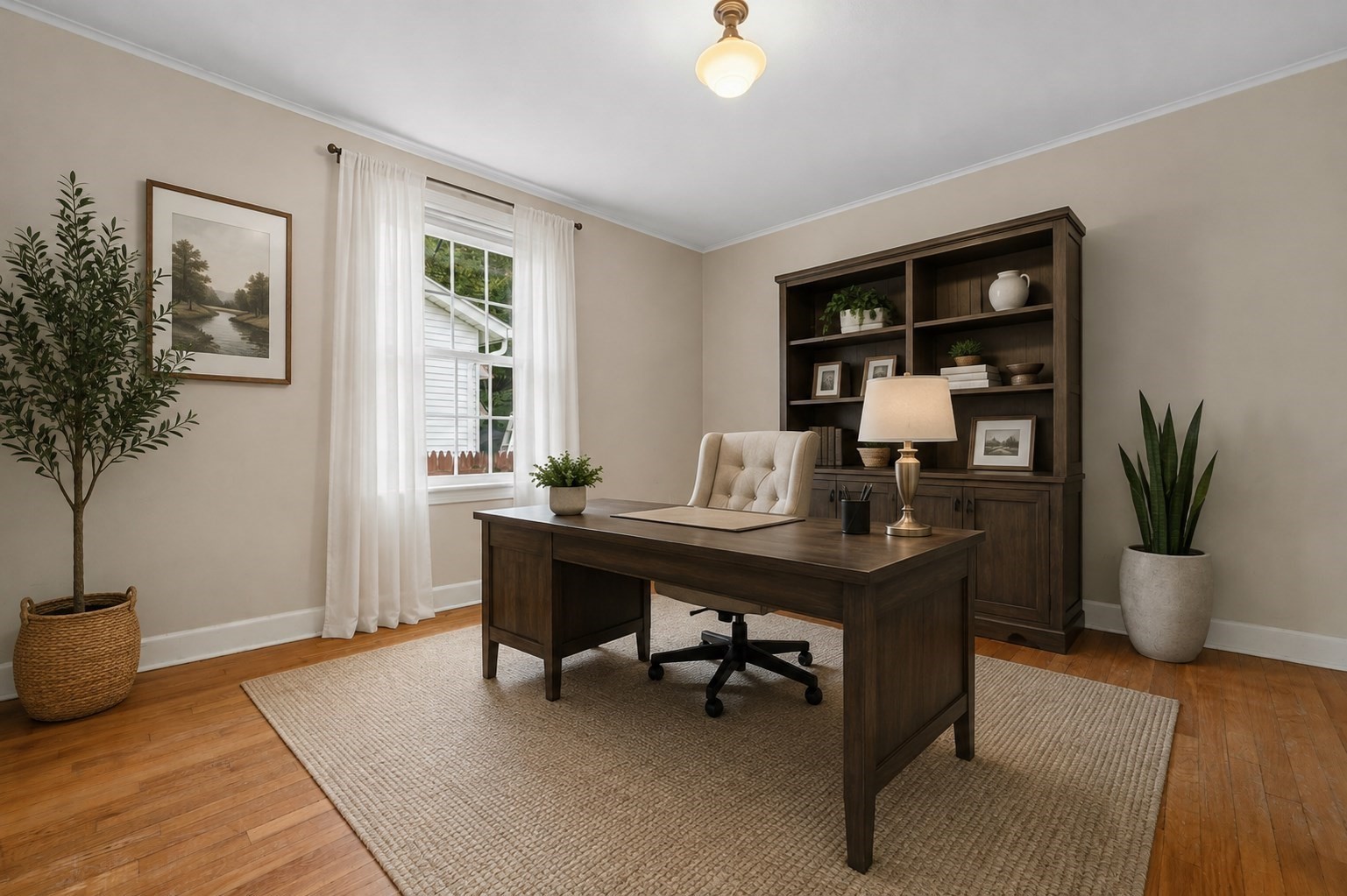 26 Millbury Ave Property Photo 8