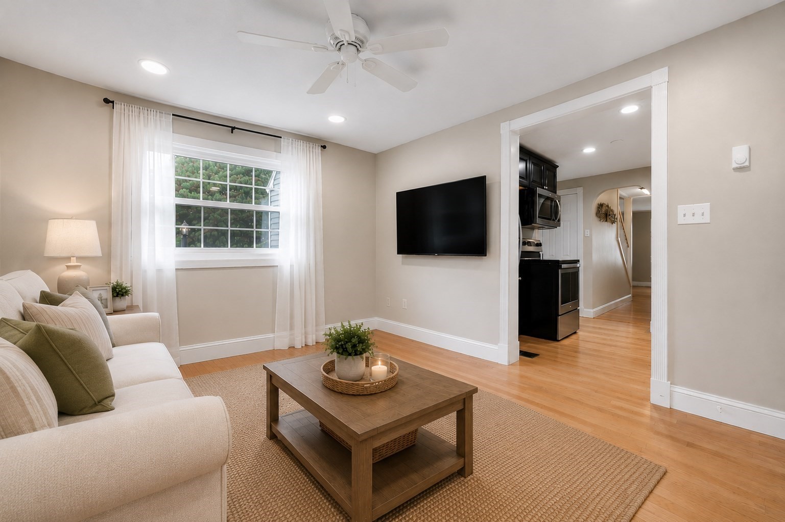 26 Millbury Ave Property Photo 15