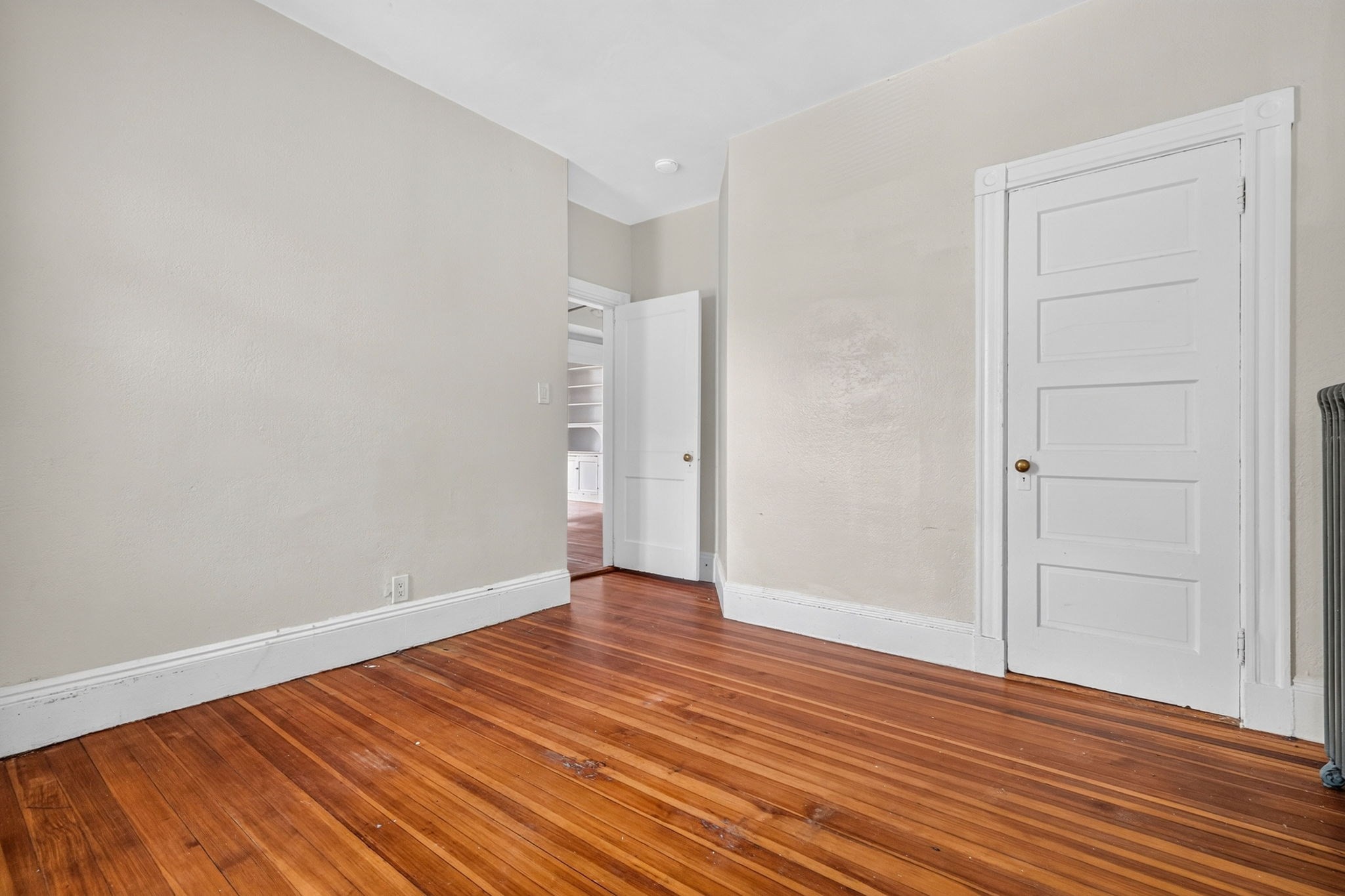 569 Norfolk St Property Photo 5