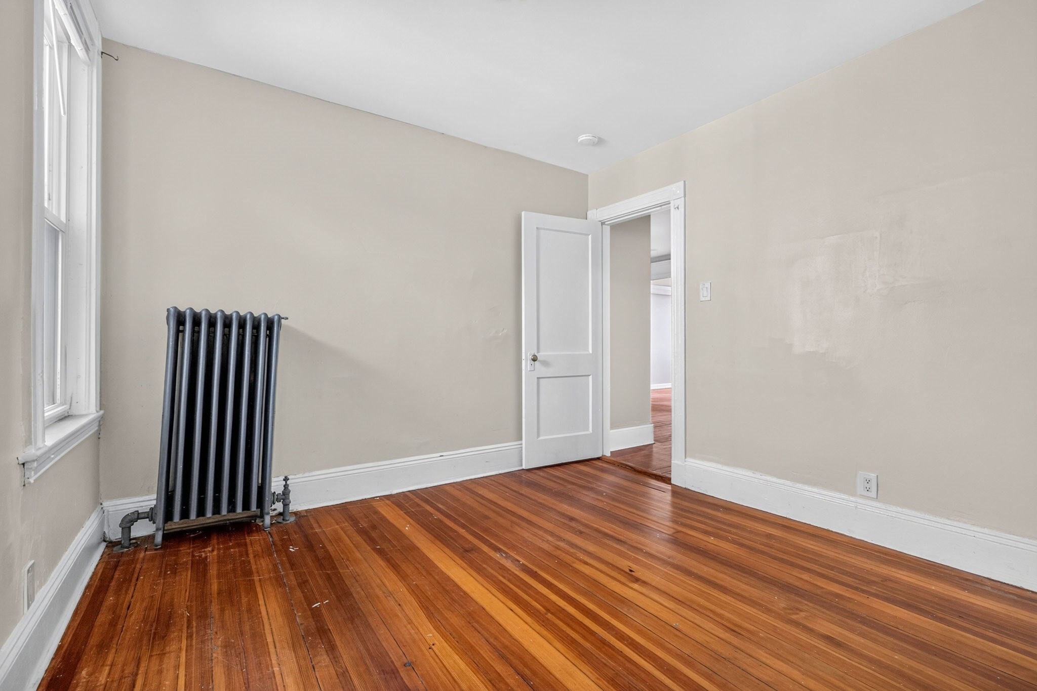569 Norfolk St Property Photo 9