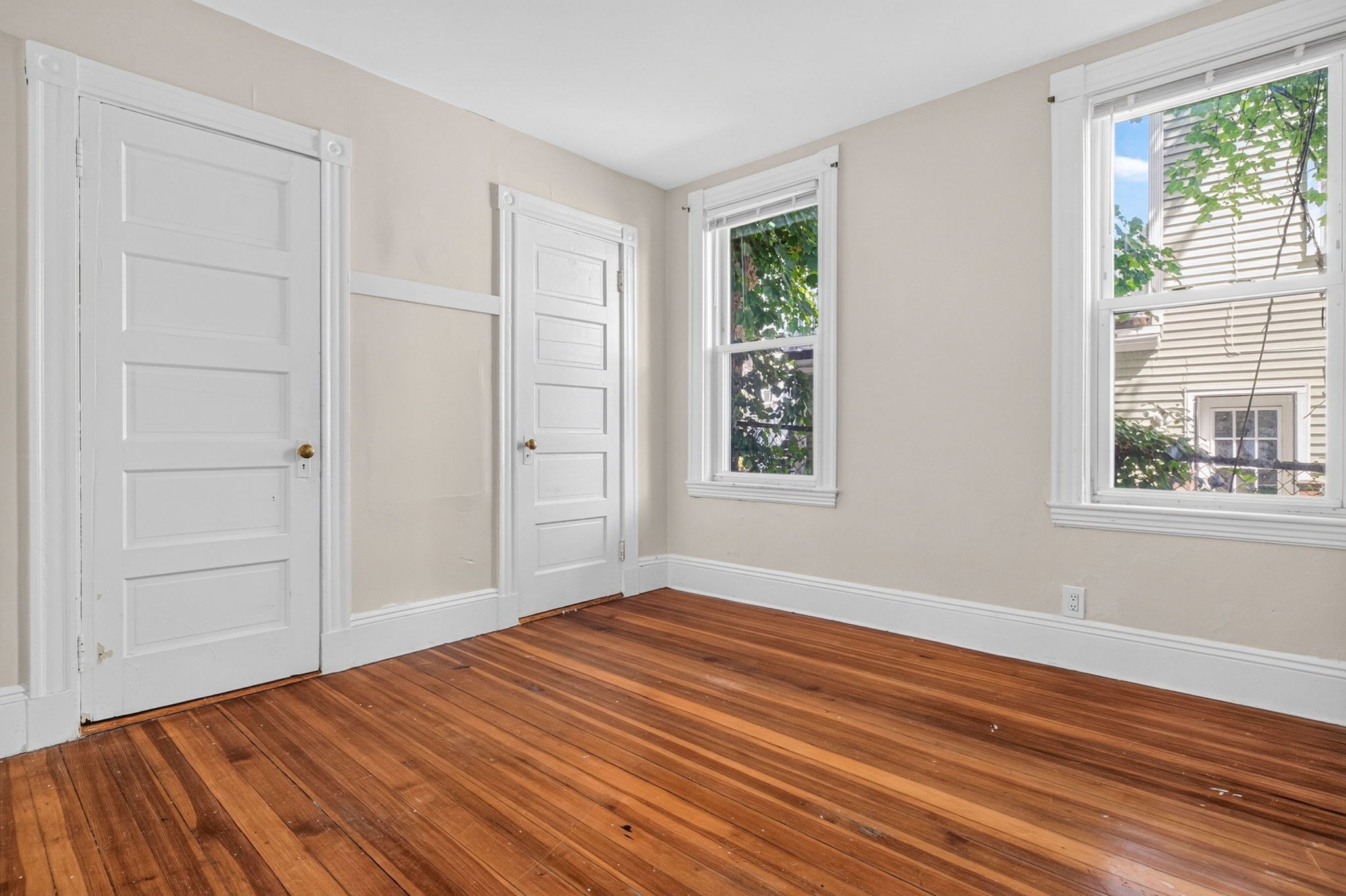 569 Norfolk St Property Photo 10