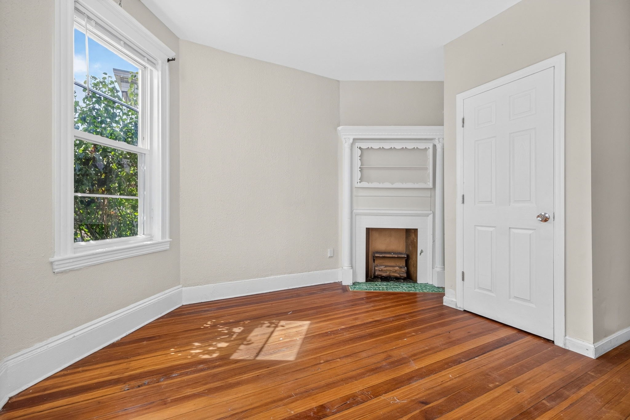 569 Norfolk St Property Photo 14