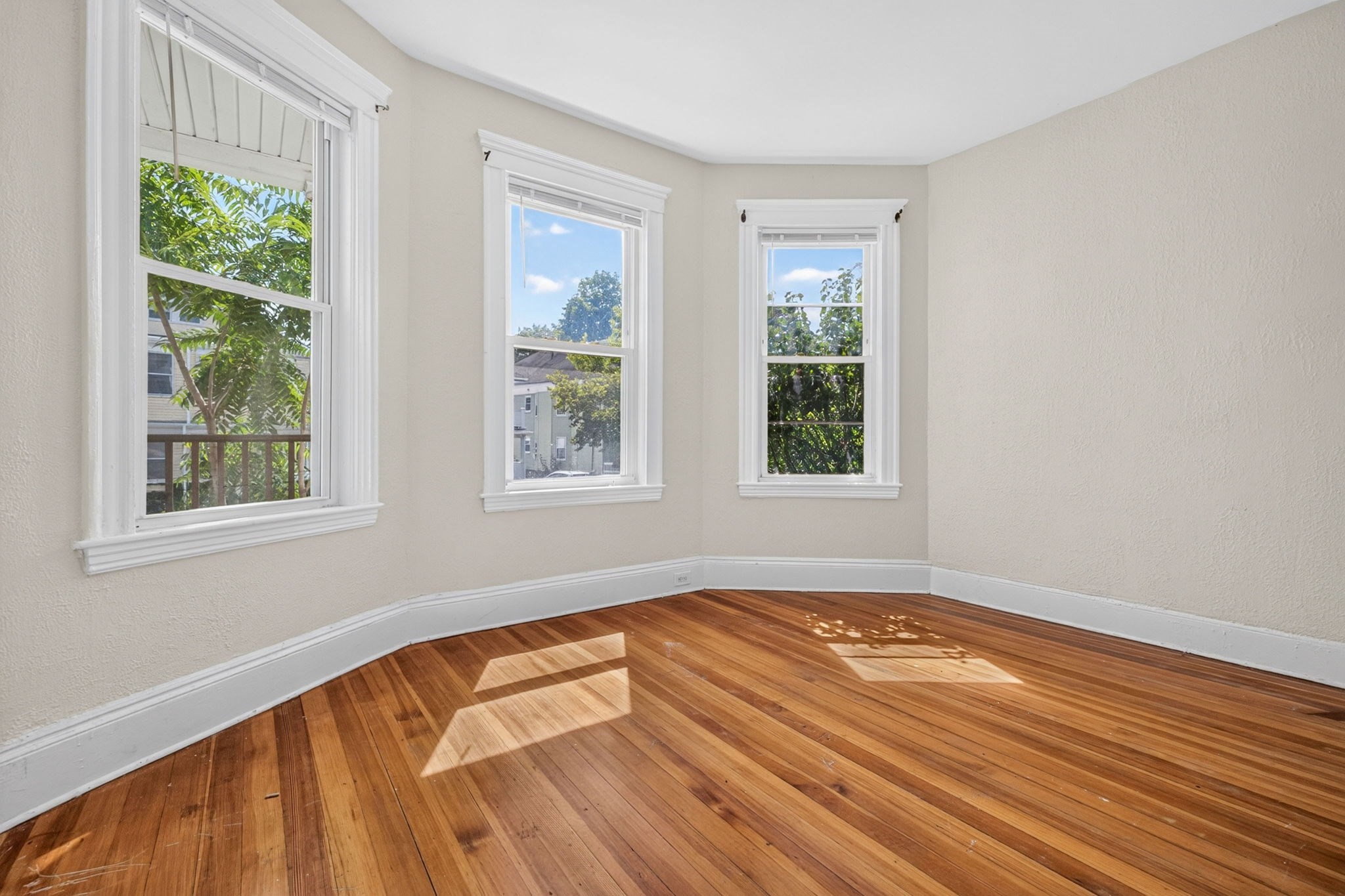 569 Norfolk St Property Photo 15