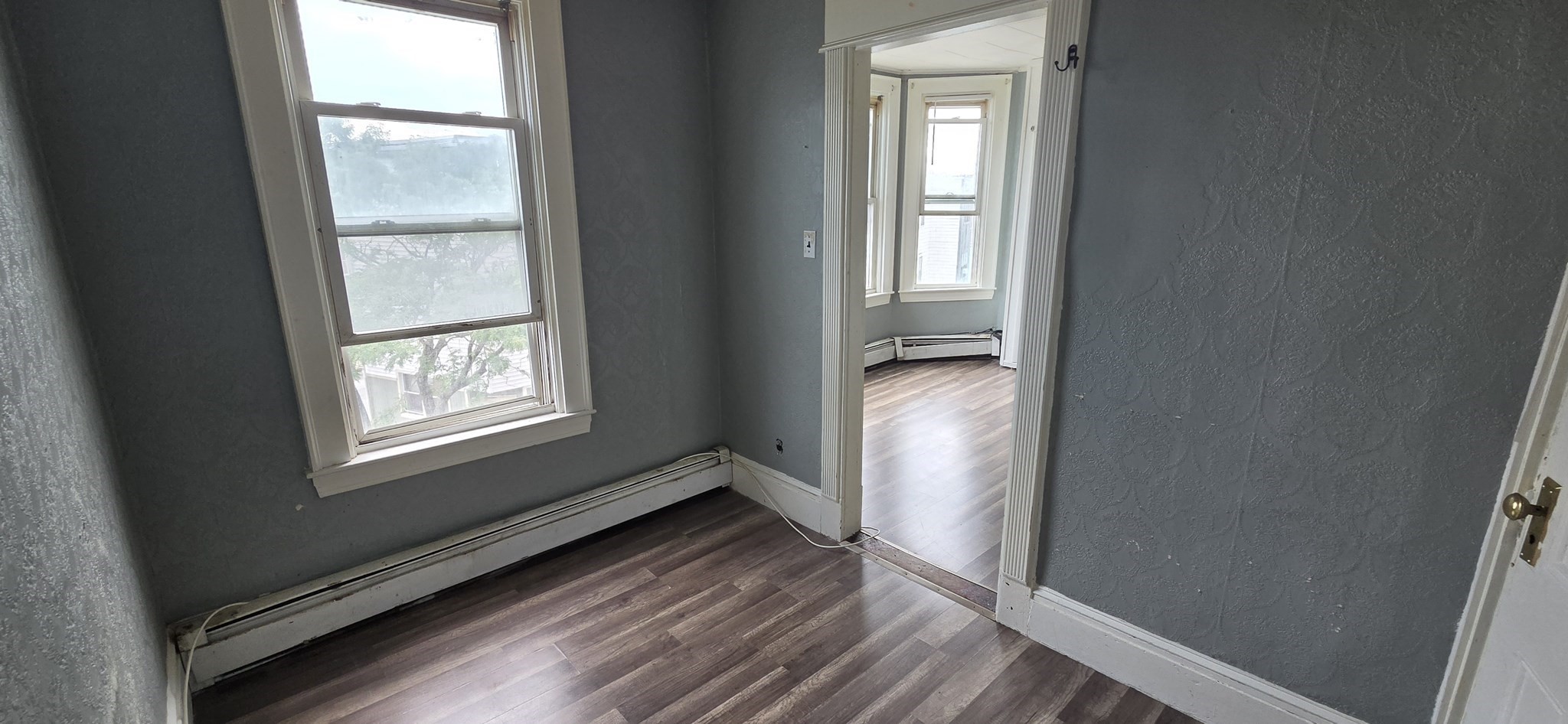 190 Bennington Property Photo 8