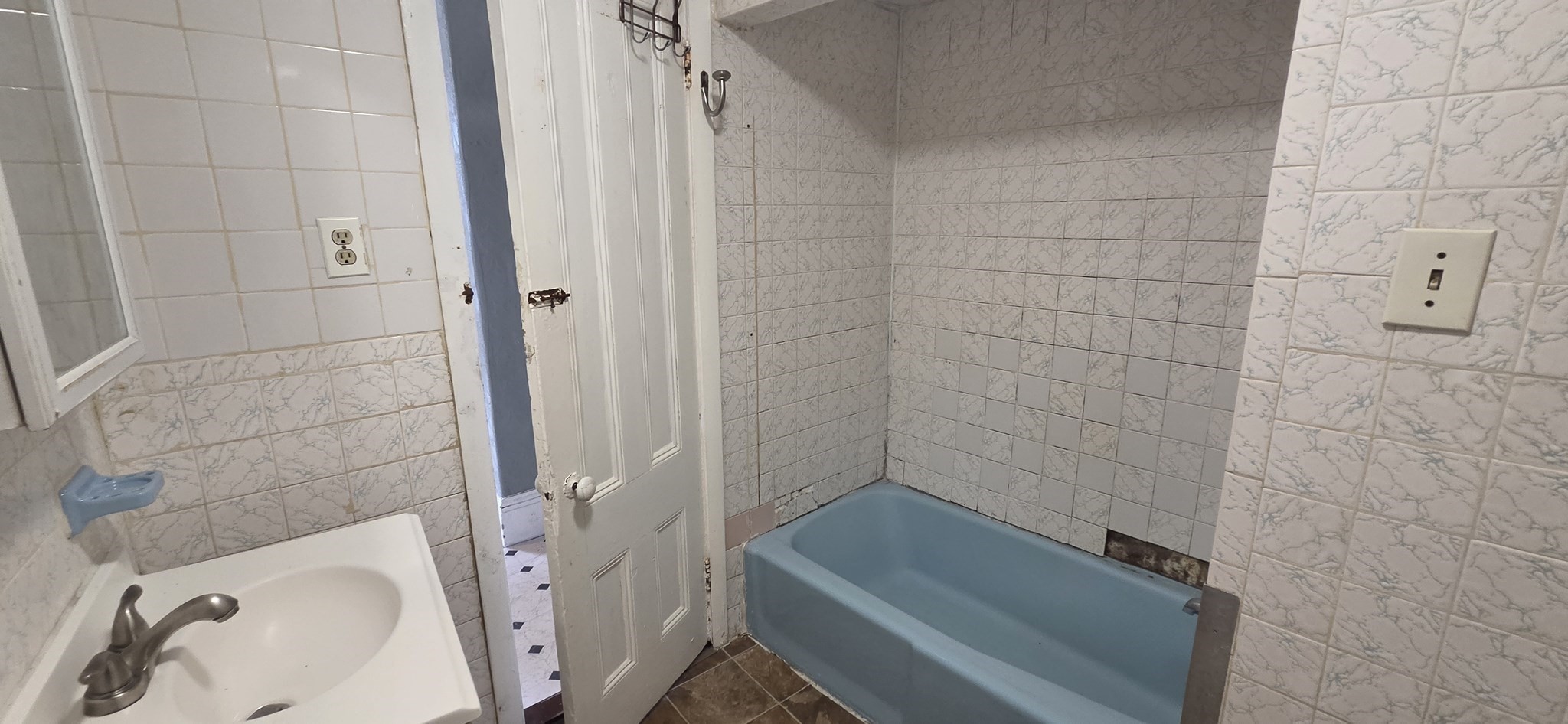 190 Bennington Property Photo 11
