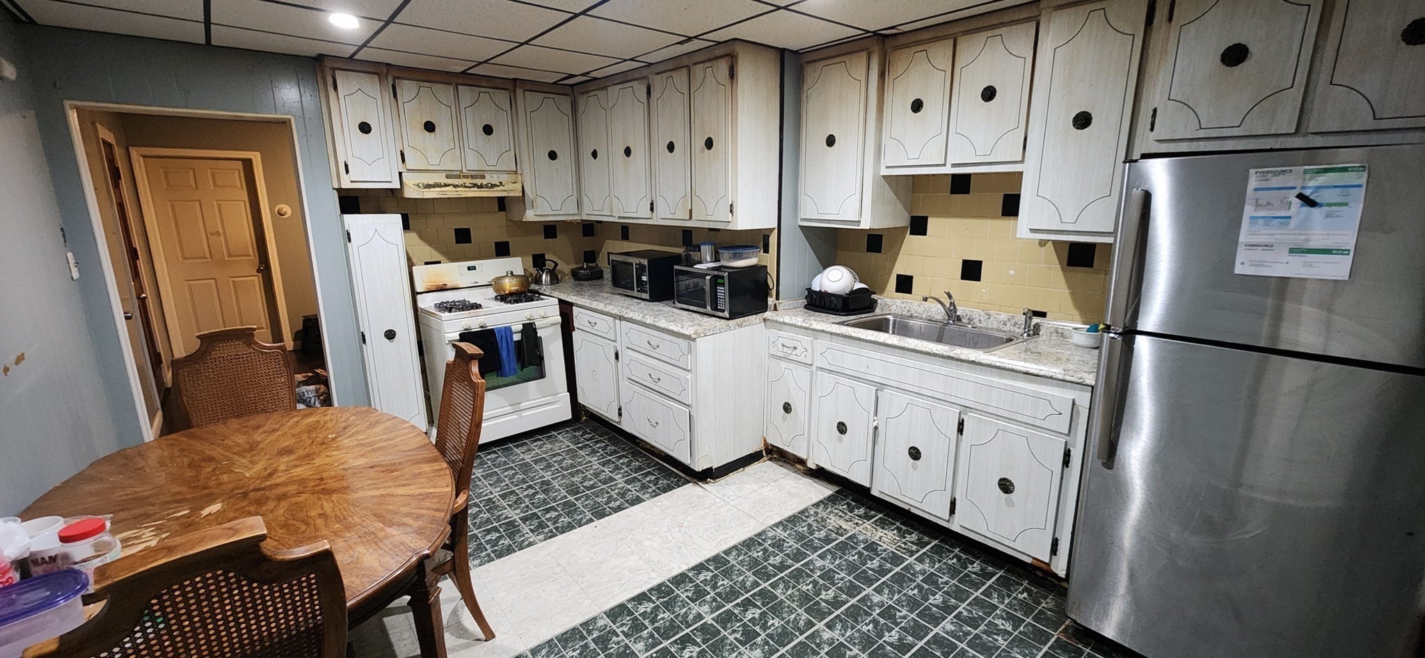 190 Bennington Property Photo 22