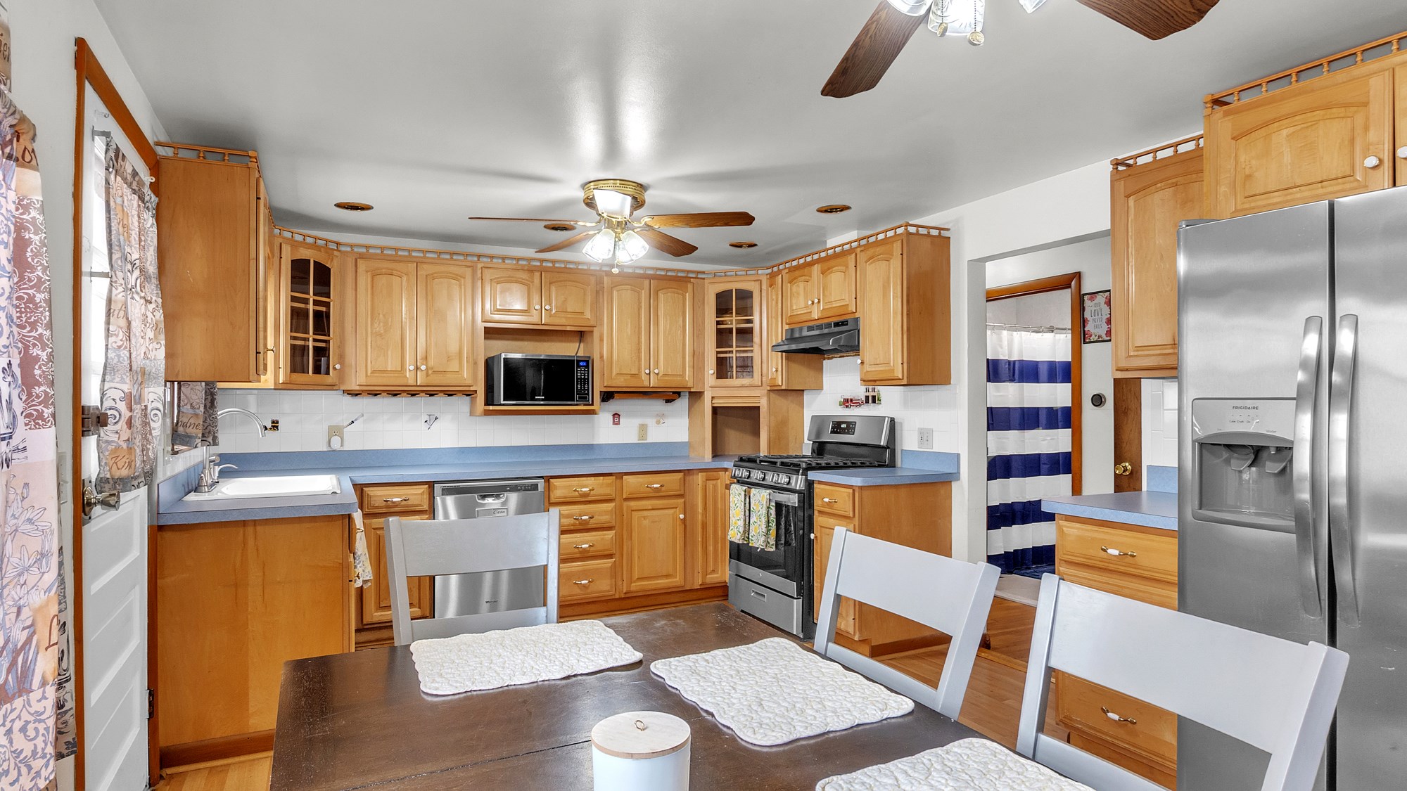 12 Clifford St Property Photo 9