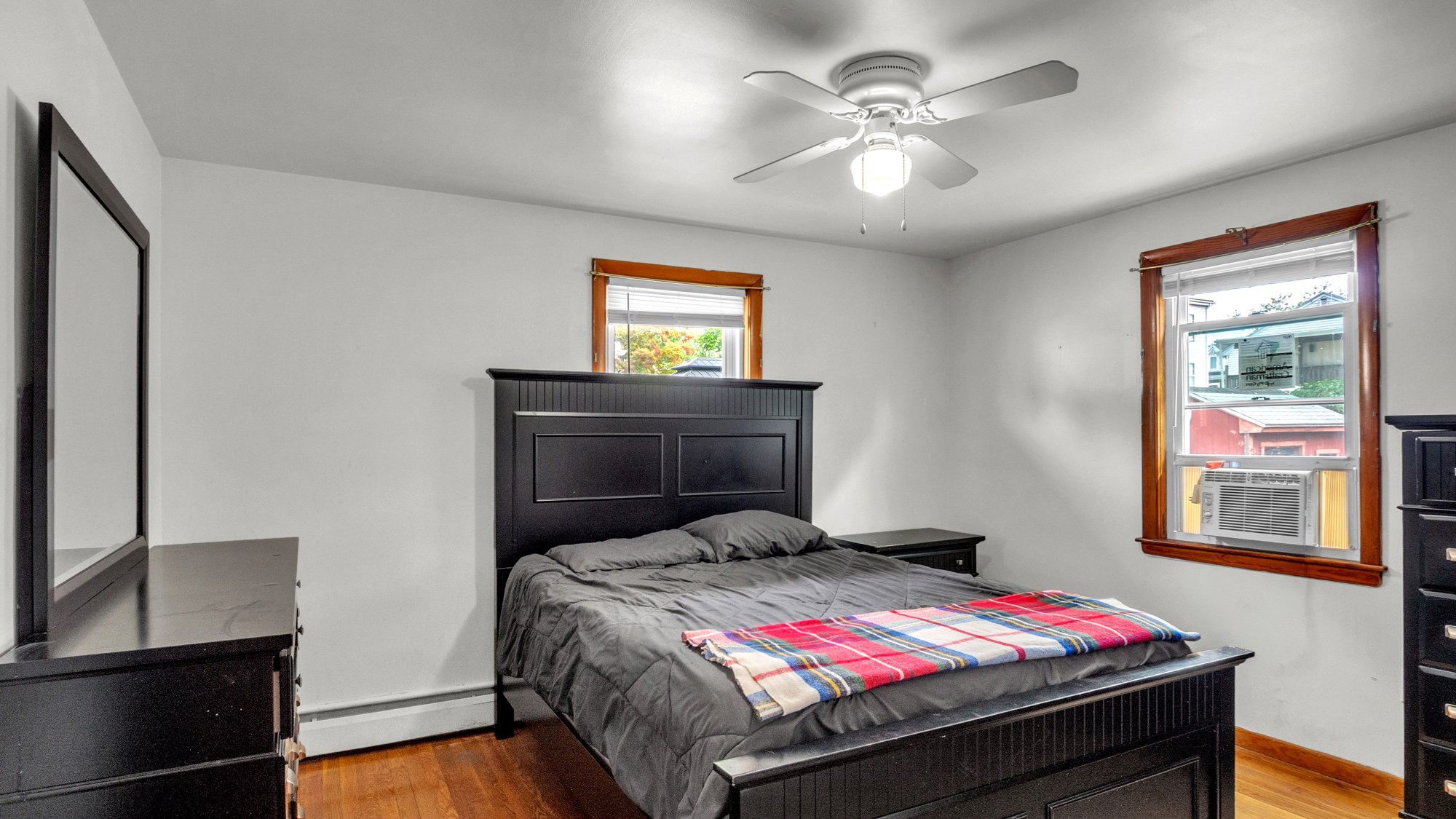 12 Clifford St Property Photo 11