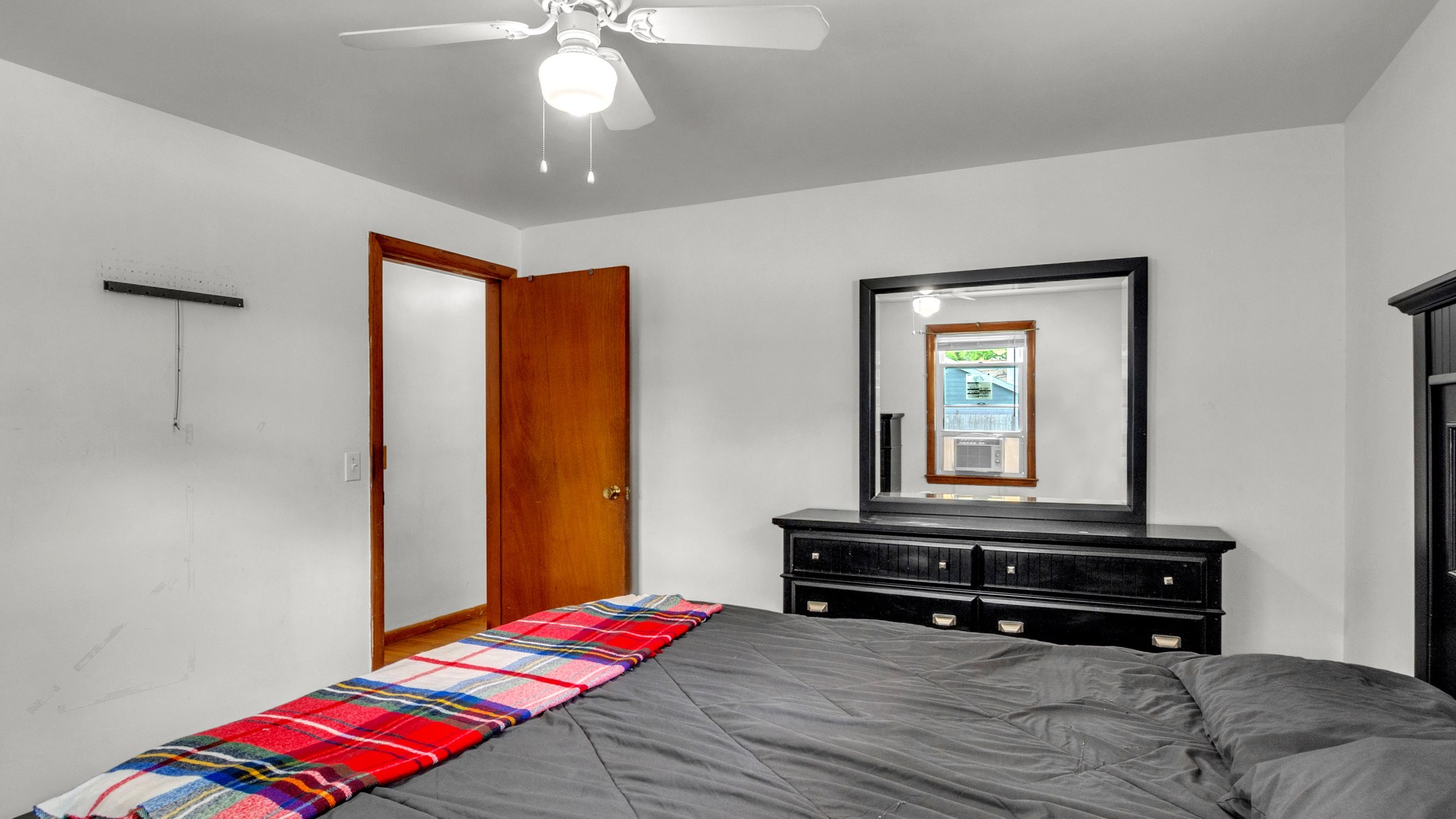 12 Clifford St Property Photo 12