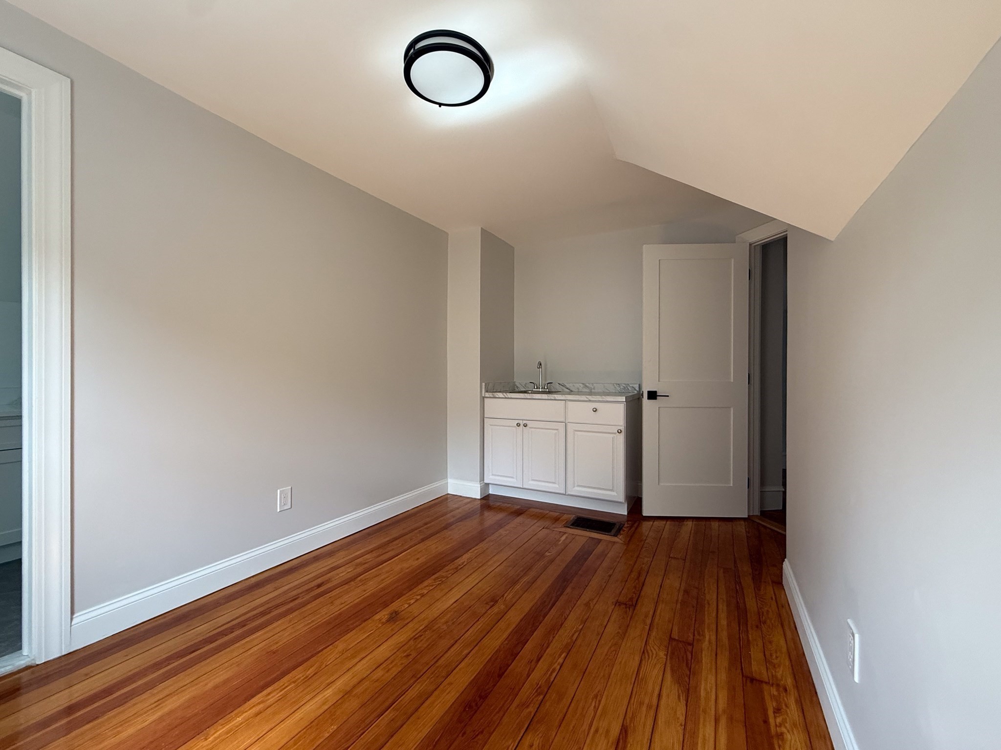 16 Willow Ave # 3 Property Photo 6