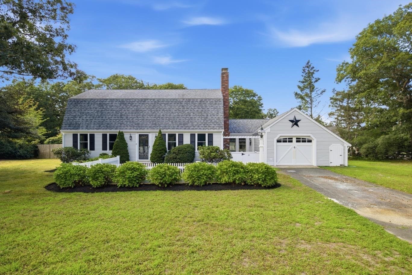 3 Thoreau Dr Property Photo 1