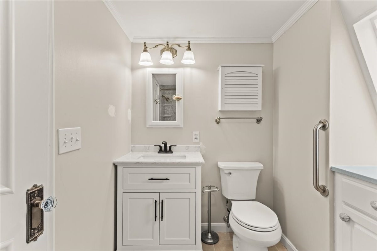 3 Thoreau Dr Property Photo 23
