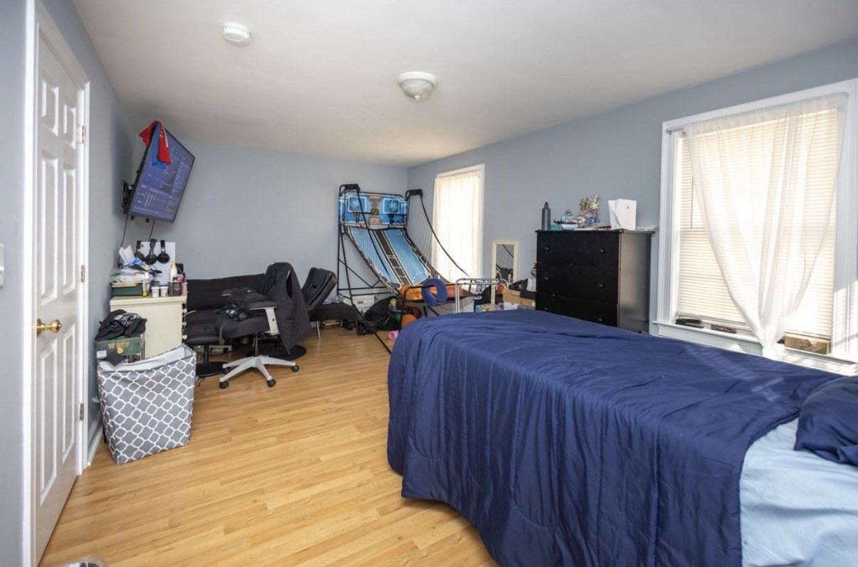 1438 Hyde Park Avenue Property Photo 21