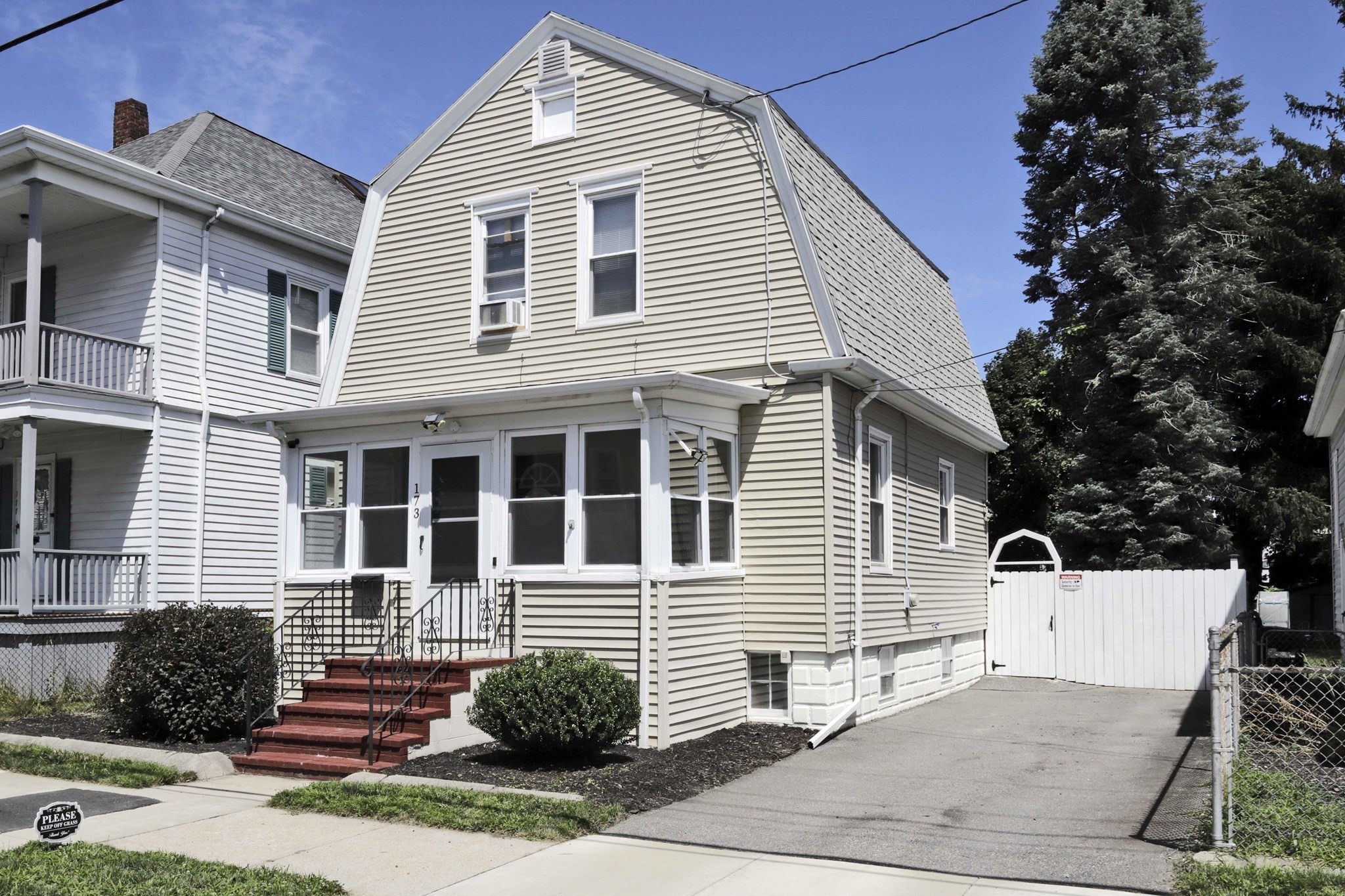 173 Central Ave Property Photo 1