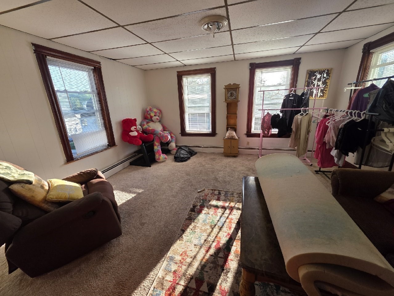 190 Pine St Property Photo 4