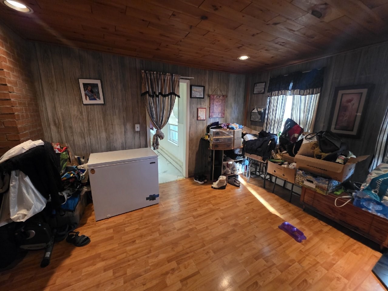 190 Pine St Property Photo 6