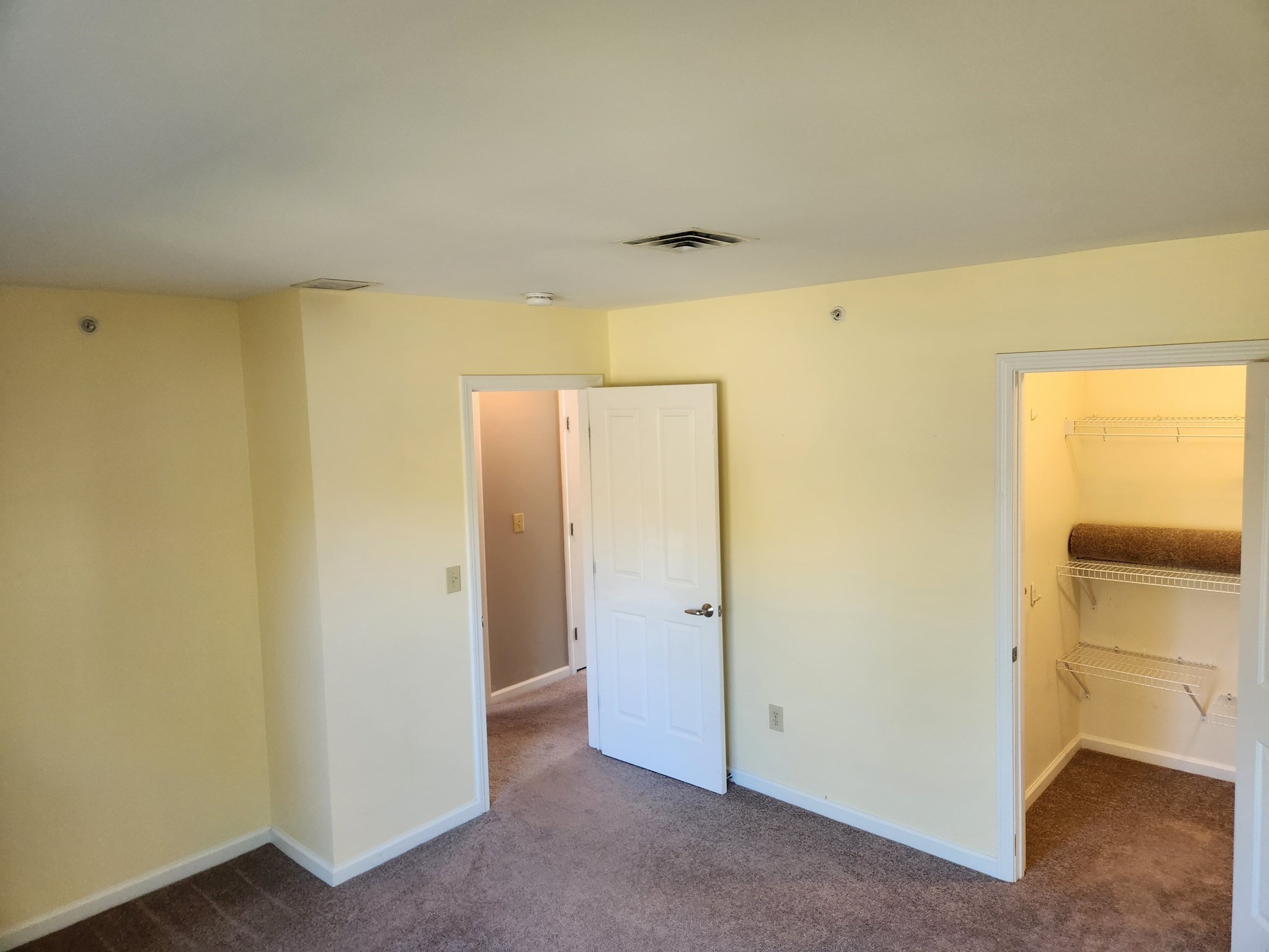 511 Main St # D Property Photo 12