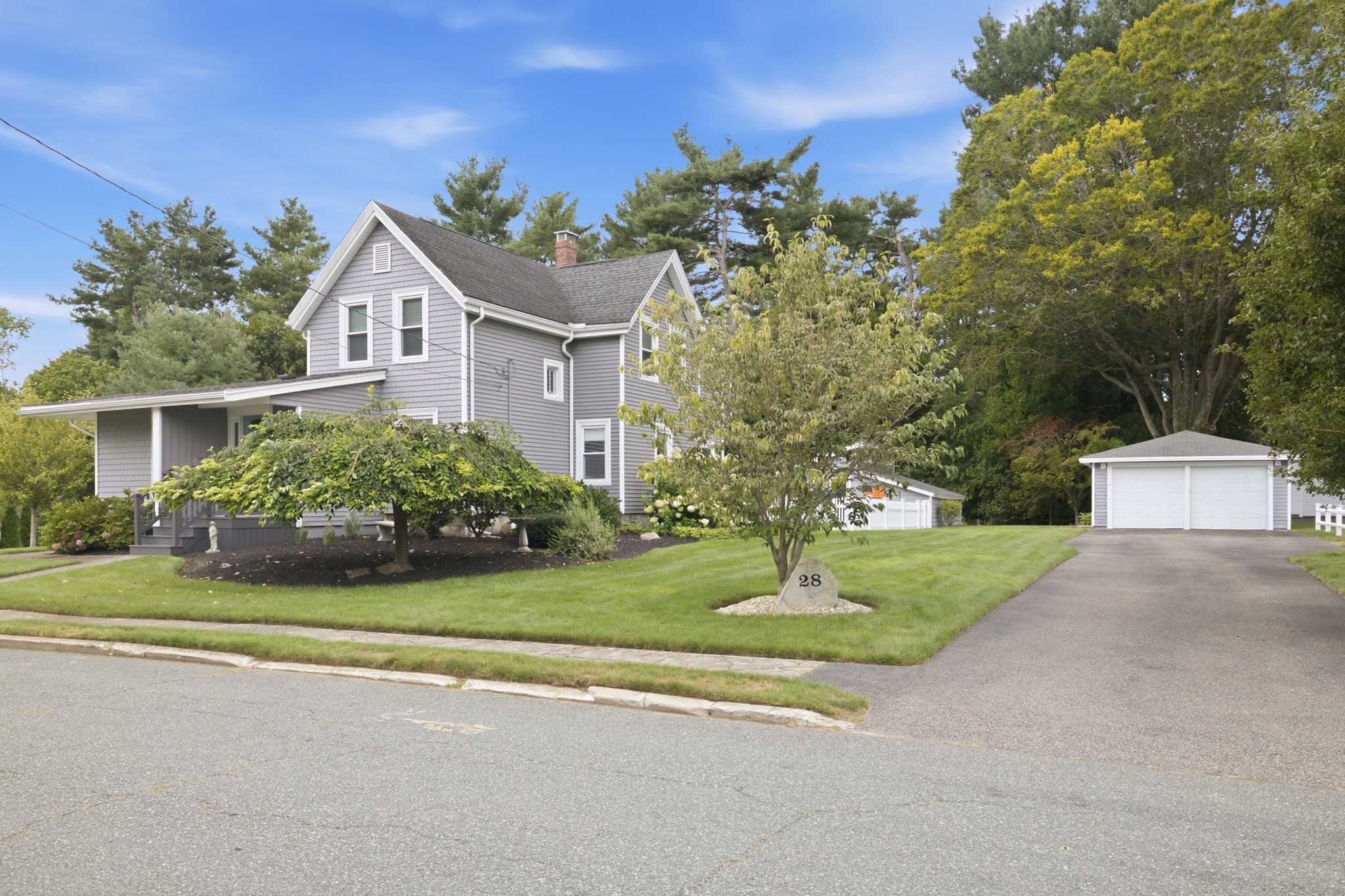 28 Fairview Ave Property Photo 1