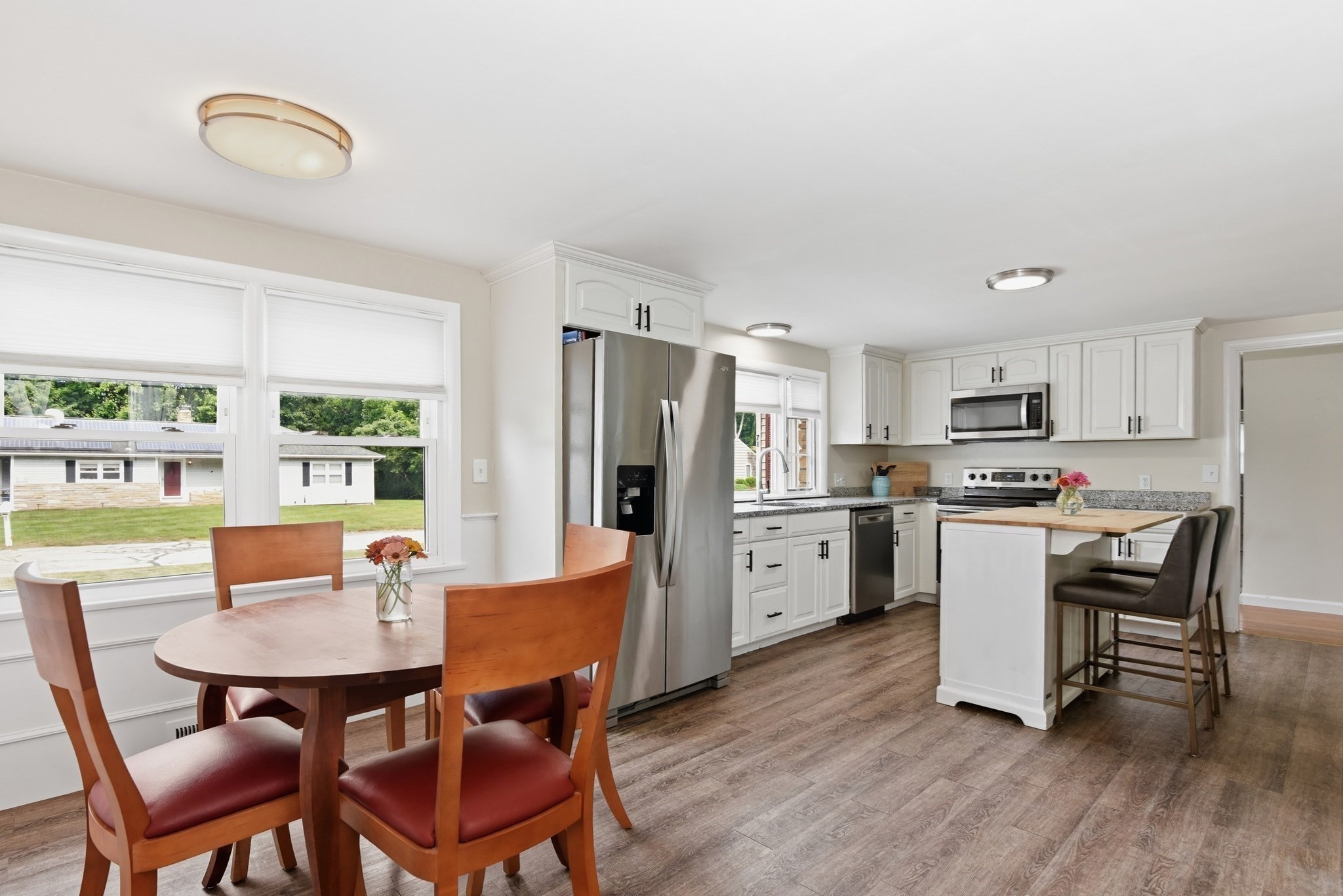71 Norlen Park Property Photo 4