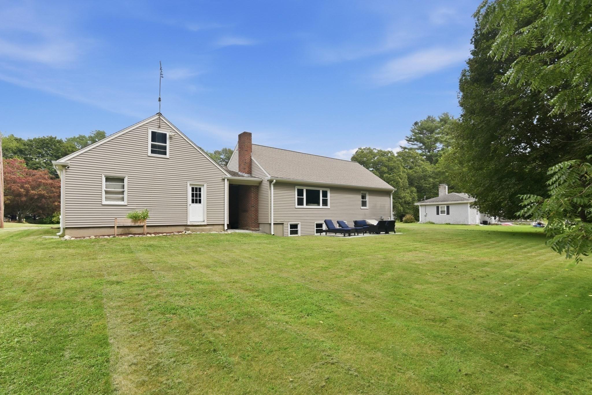 71 Norlen Park Property Photo 17