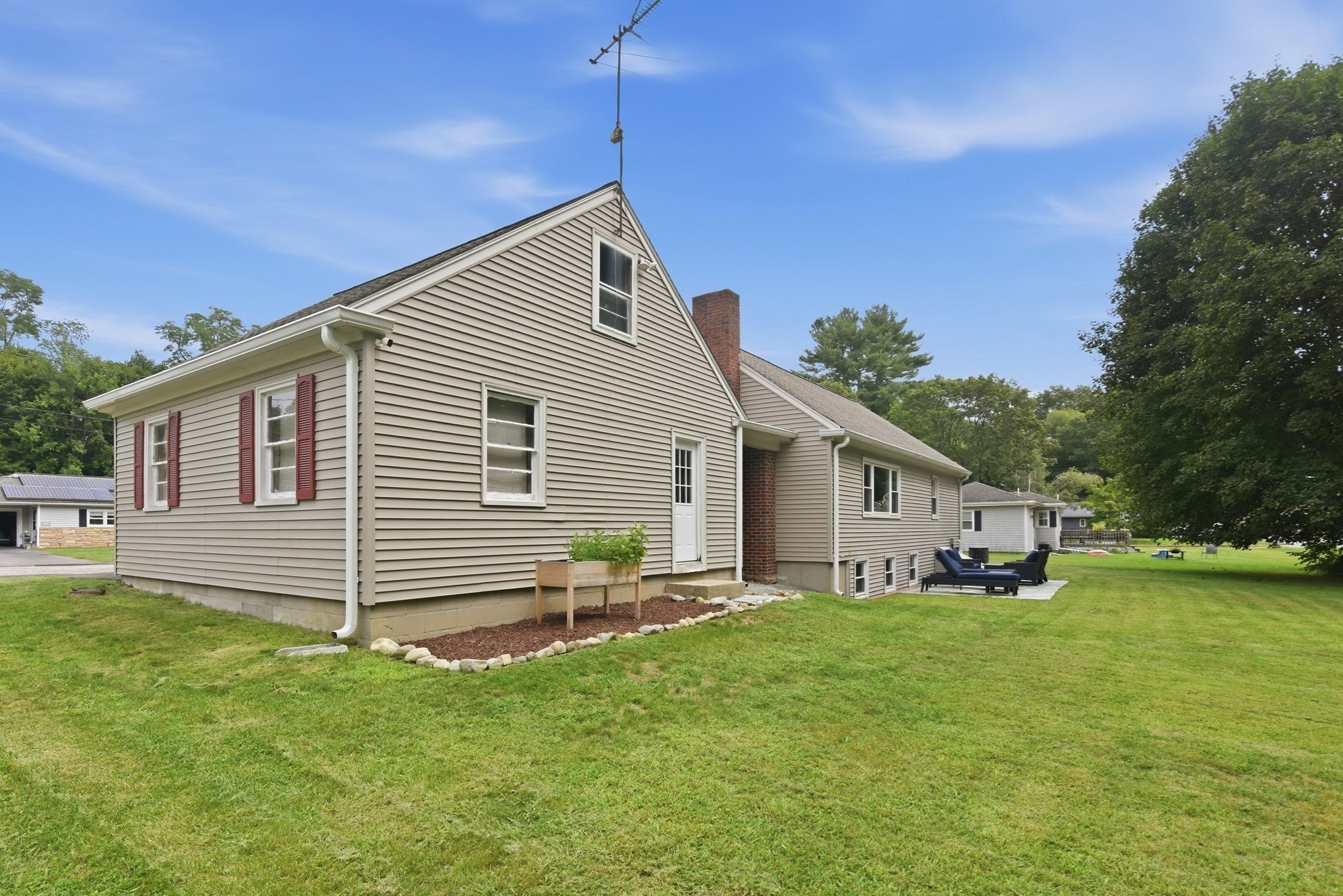 71 Norlen Park Property Photo 19
