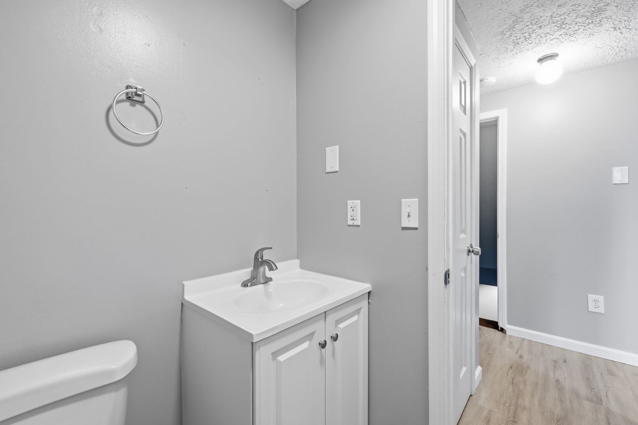30 Clayton St Property Photo 6