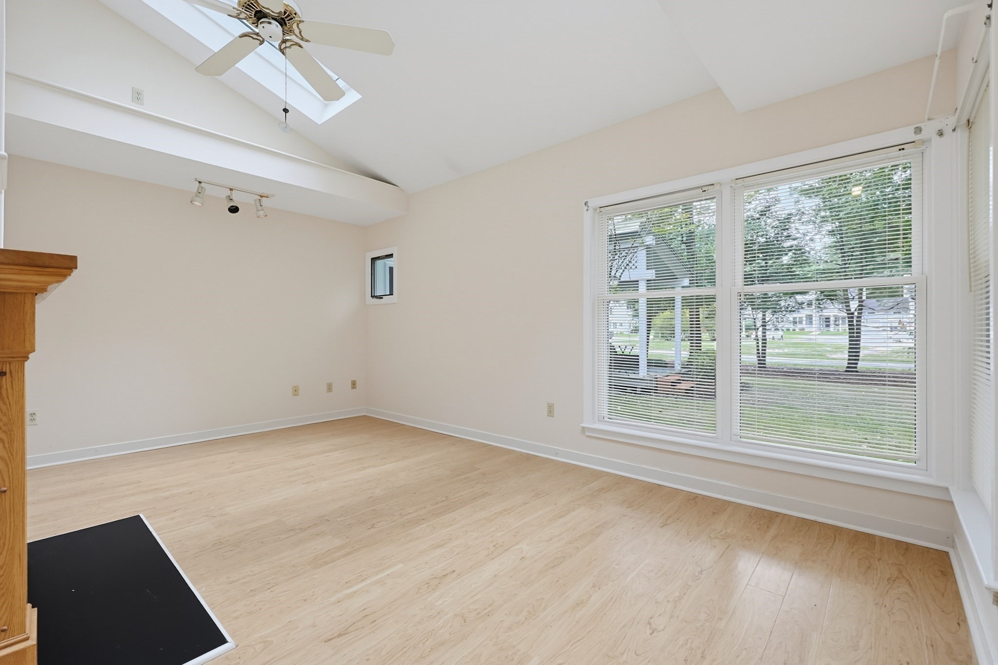 4 Oak Ct # 4 Property Photo 12