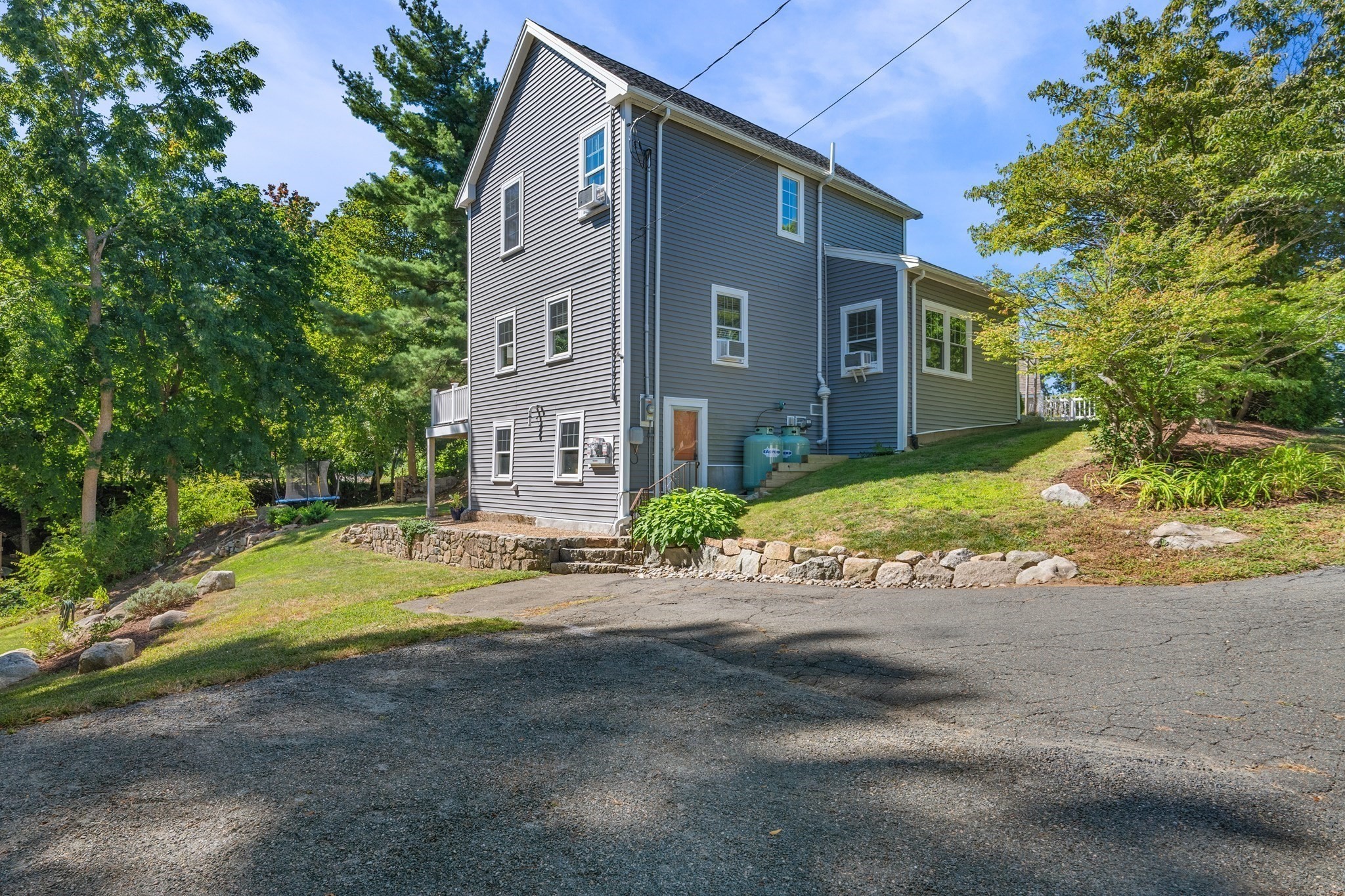 4 Lynwood Property Photo 2