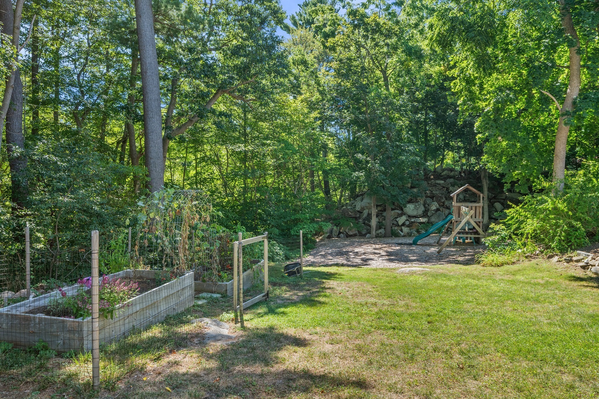 4 Lynwood Property Photo 33