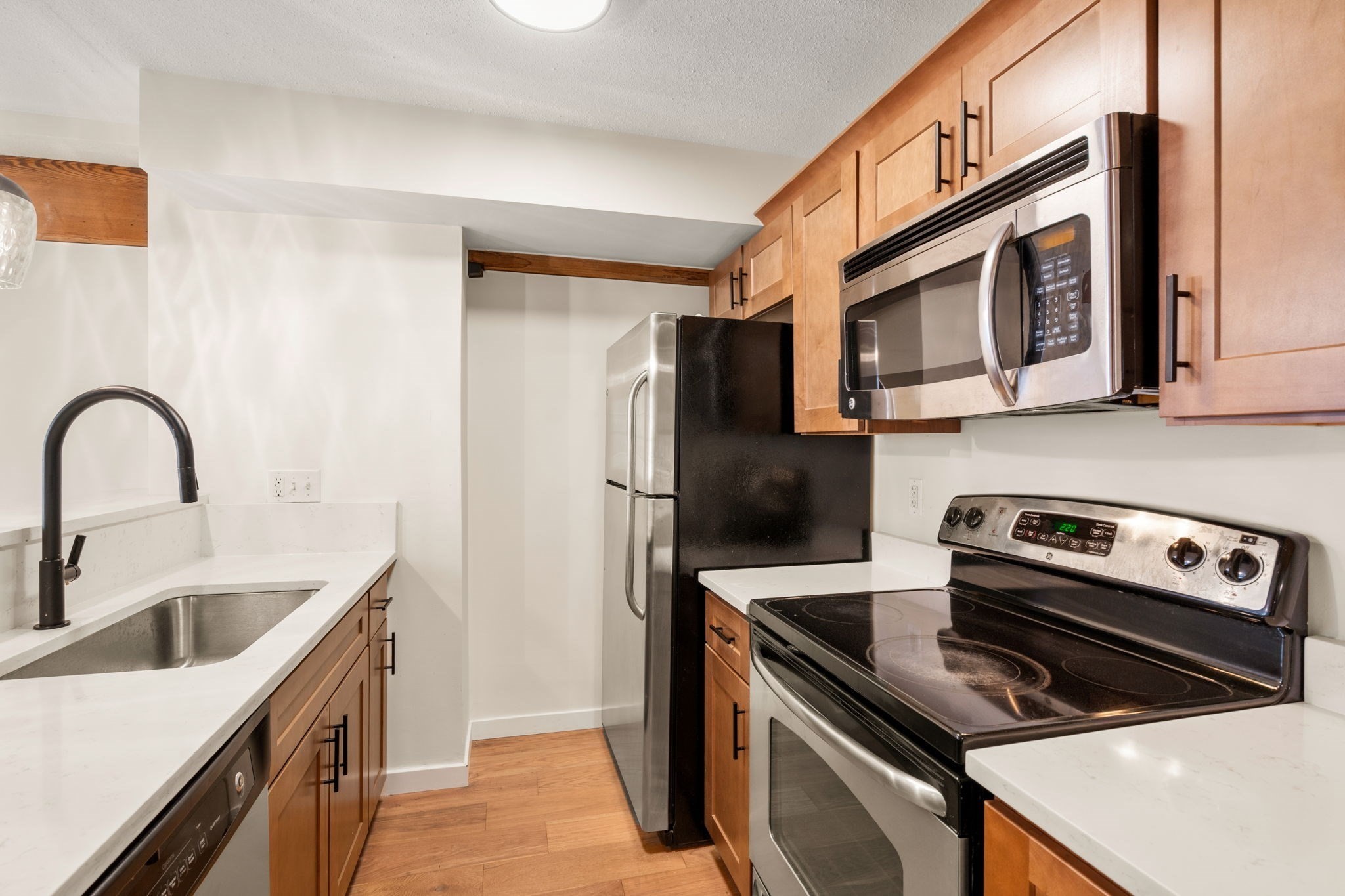240 Jackson St # 308 Property Photo 6