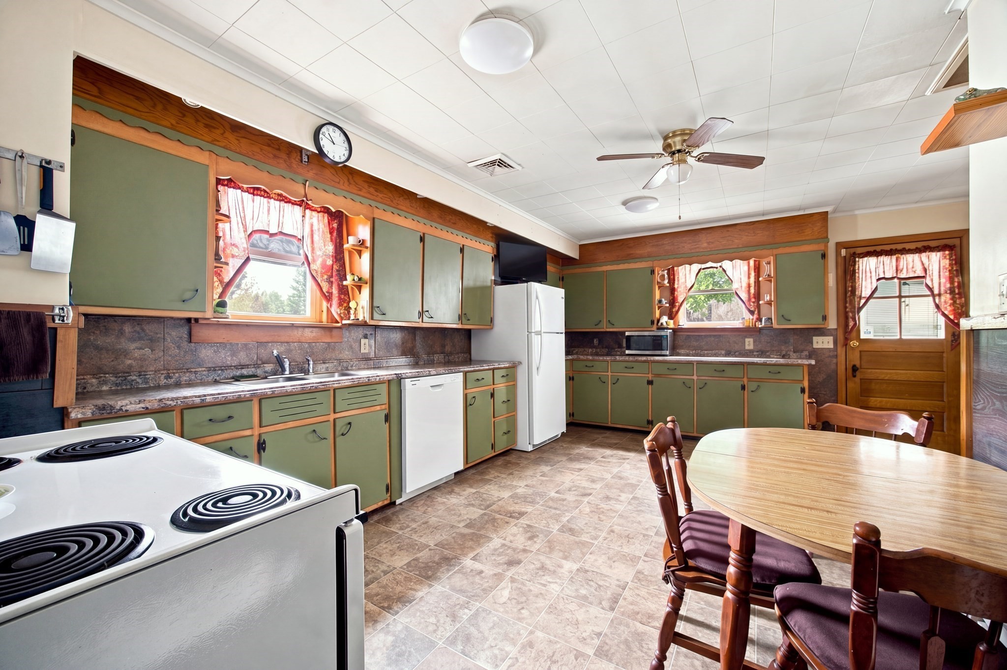 55 Park Ave Property Photo 13