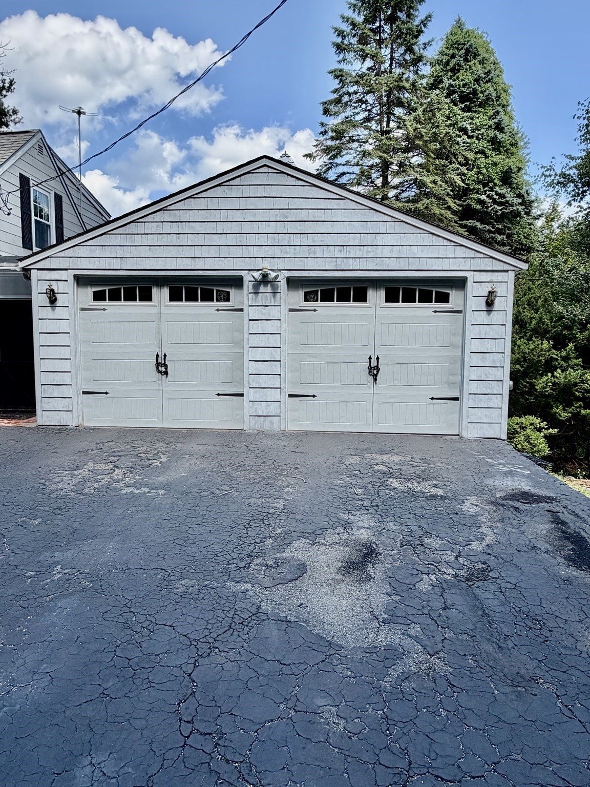 48 Leominster St Property Photo 3