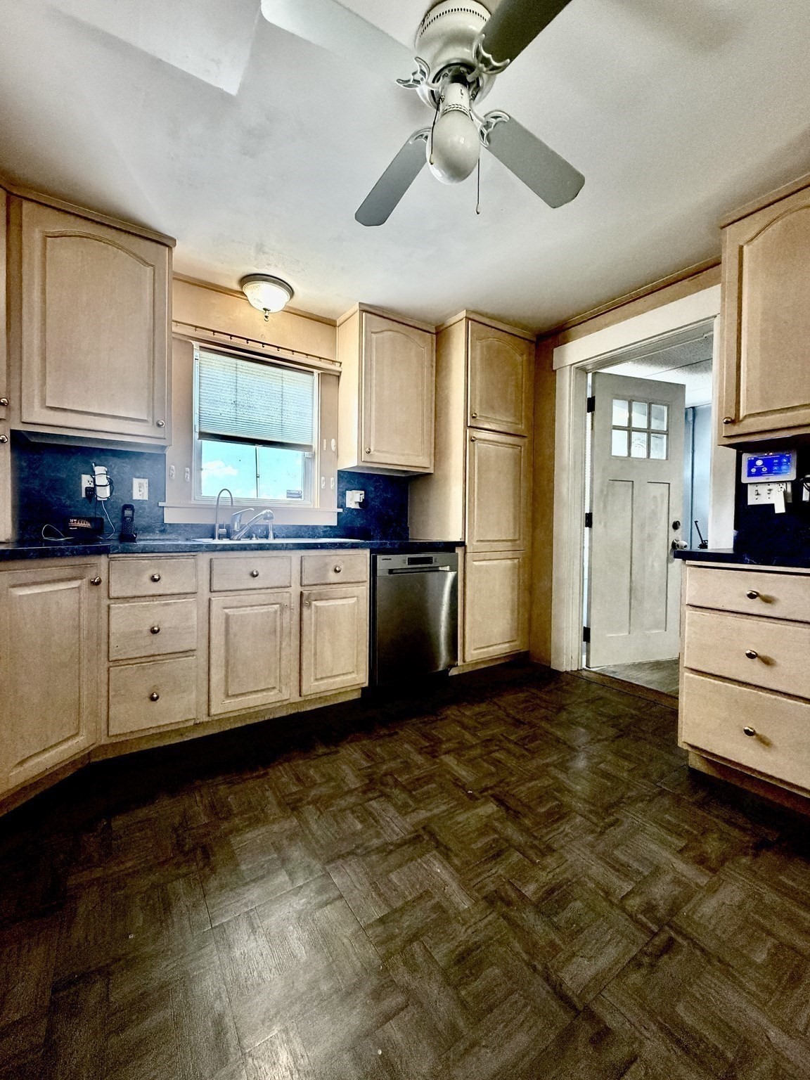 48 Leominster St Property Photo 10