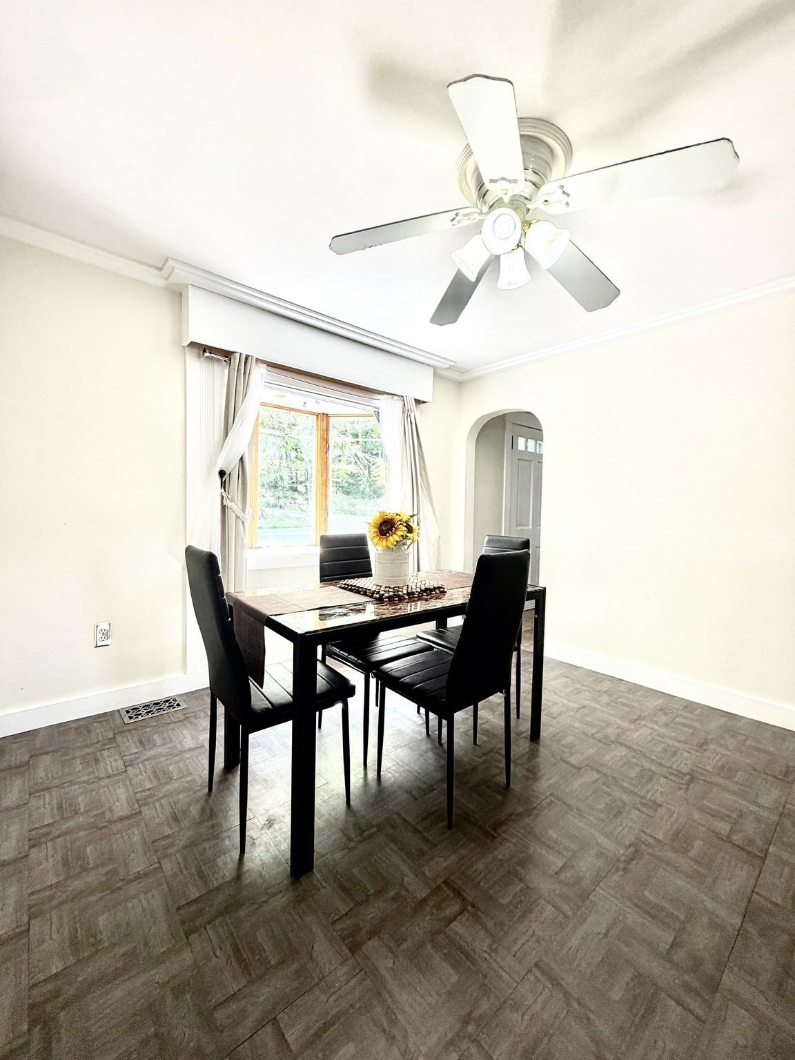 48 Leominster St Property Photo 11