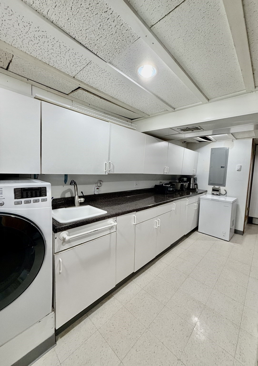 48 Leominster St Property Photo 18